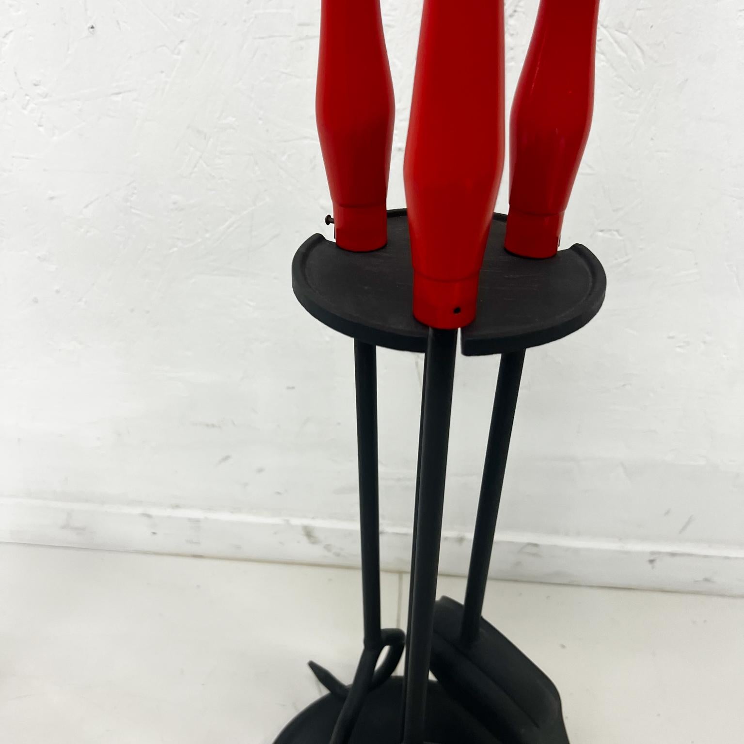 1950s Fabulous Modernism Red Fireplace Tool Set & Log Holder en vente 8