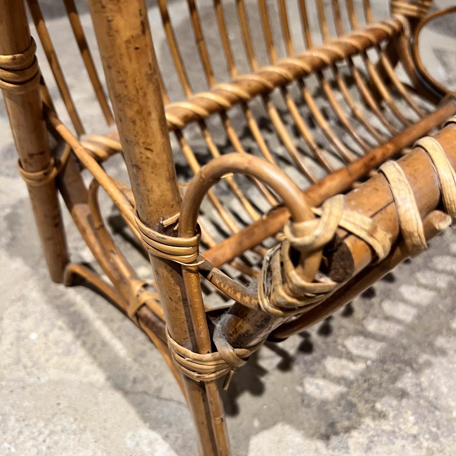 Metà XX secolo 1950 Favoloso portariviste in vimini e rattan stile Franco Albini in vendita