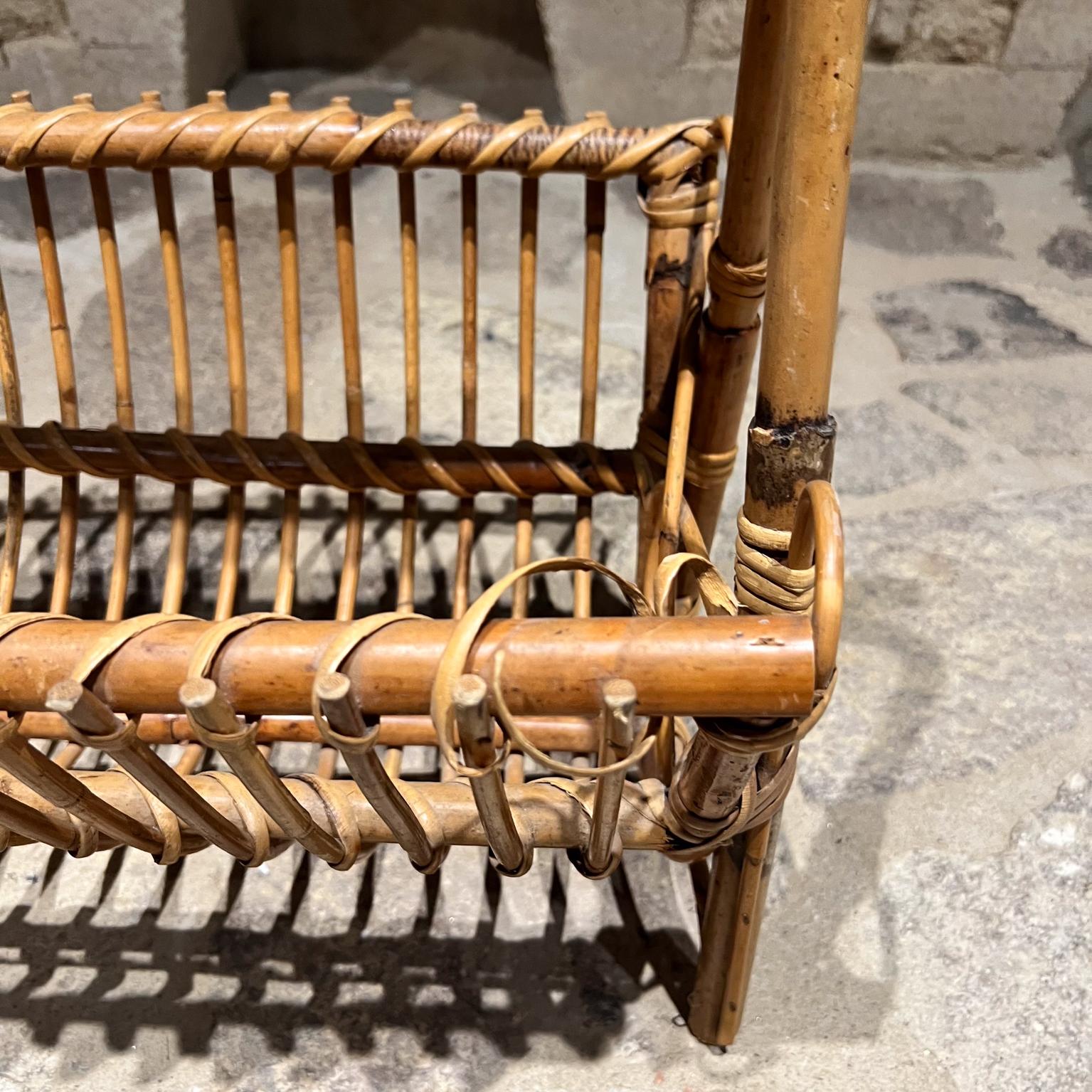 1950 Favoloso portariviste in vimini e rattan stile Franco Albini in vendita 1