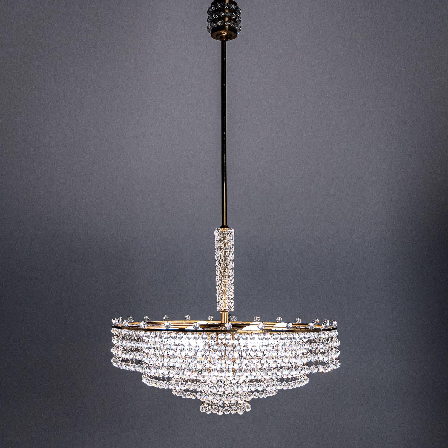 1950s Faceted Crystal Glass and Brass Chandelier attributed to Lobmeyr For Sale 13