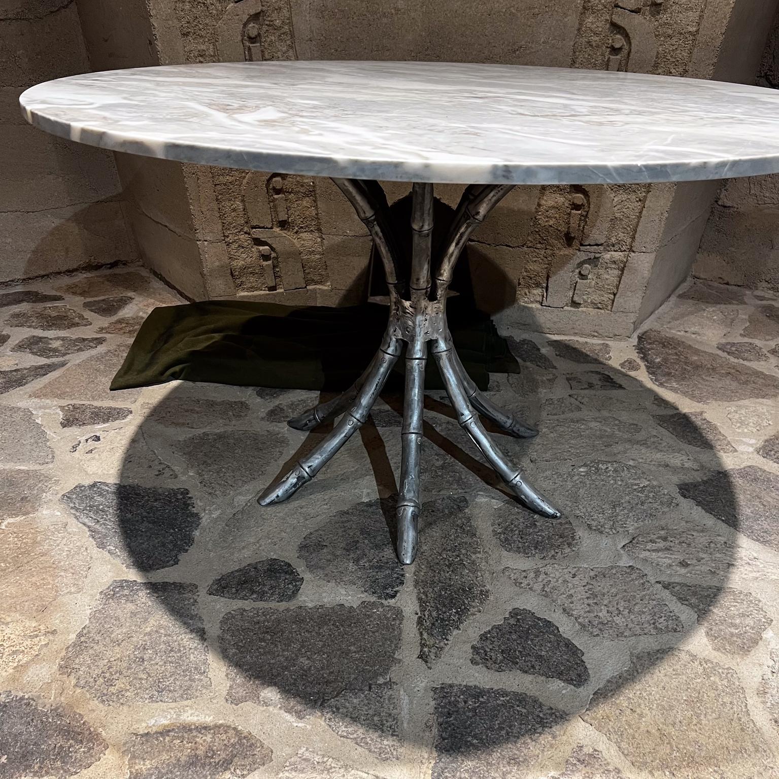 Mid-Century Modern 1950s Faux Bamboo Aluminum Pedestal Marble Dining Table Mexico For Sale