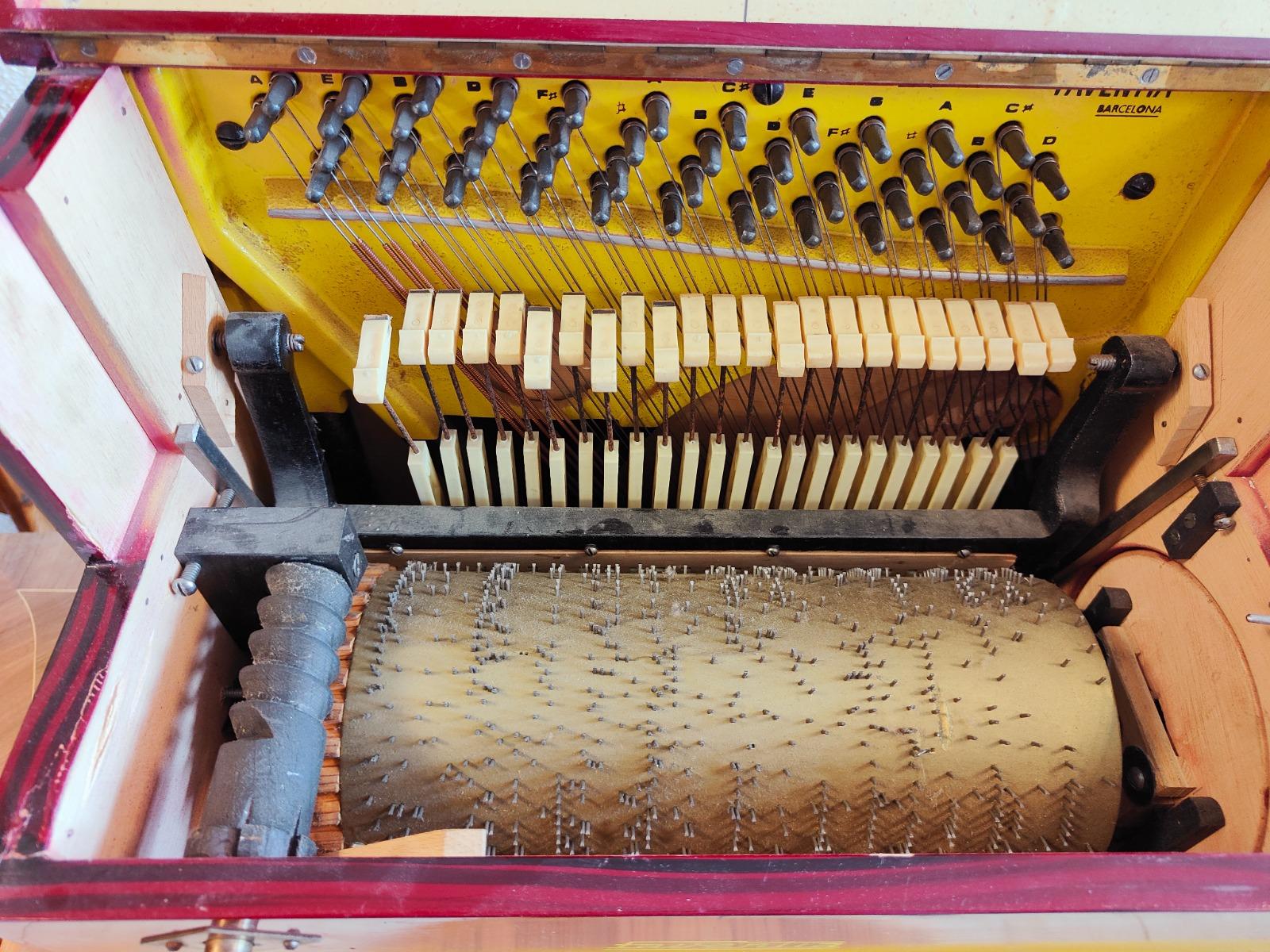 1950s Faventia Organ Spanish, 20th Century For Sale 2