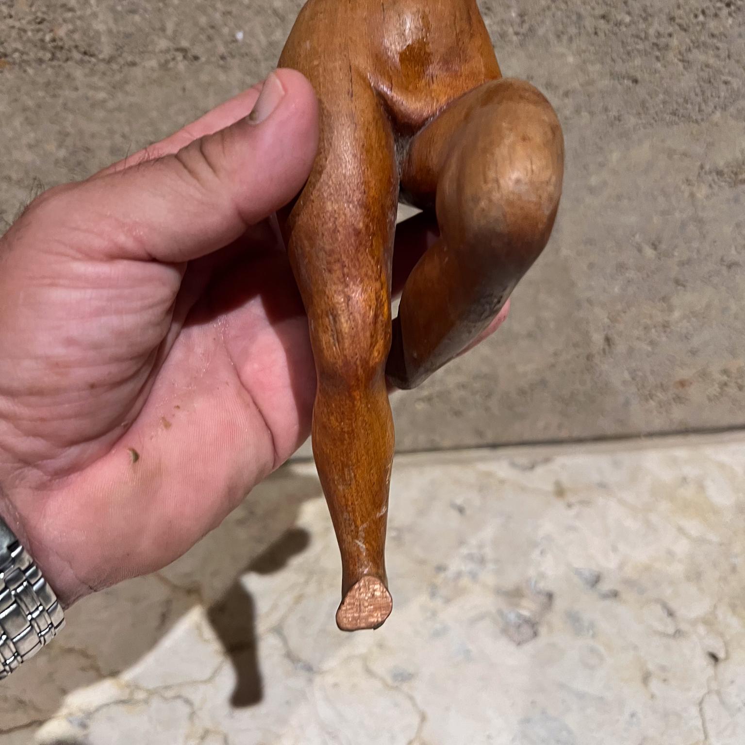 Escultura Desnudo Femenino Años 50 Madera de Caoba Tallada a Mano siglo XX en venta