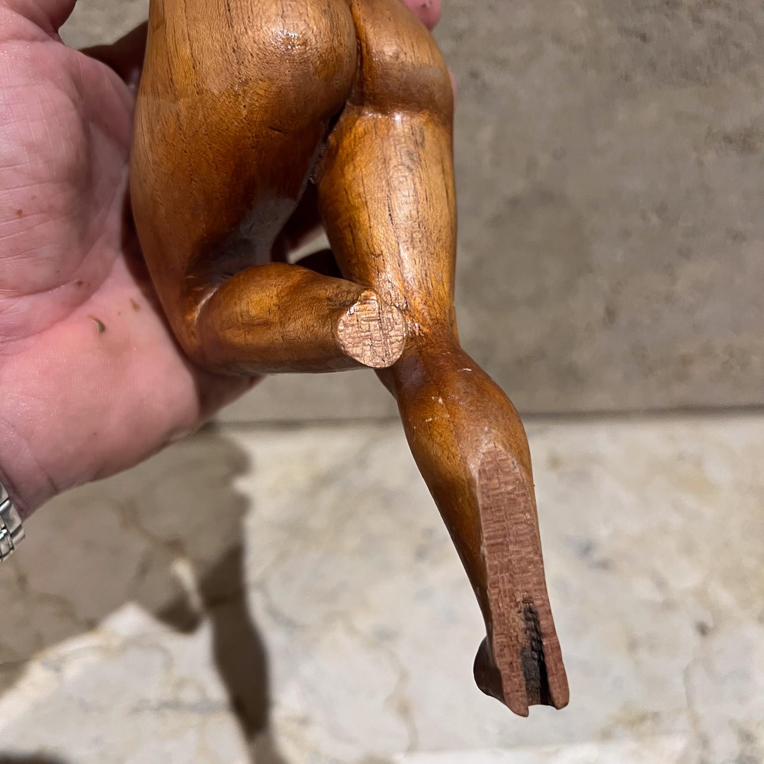 Escultura Desnudo Femenino Años 50 Madera de Caoba Tallada a Mano en venta 2