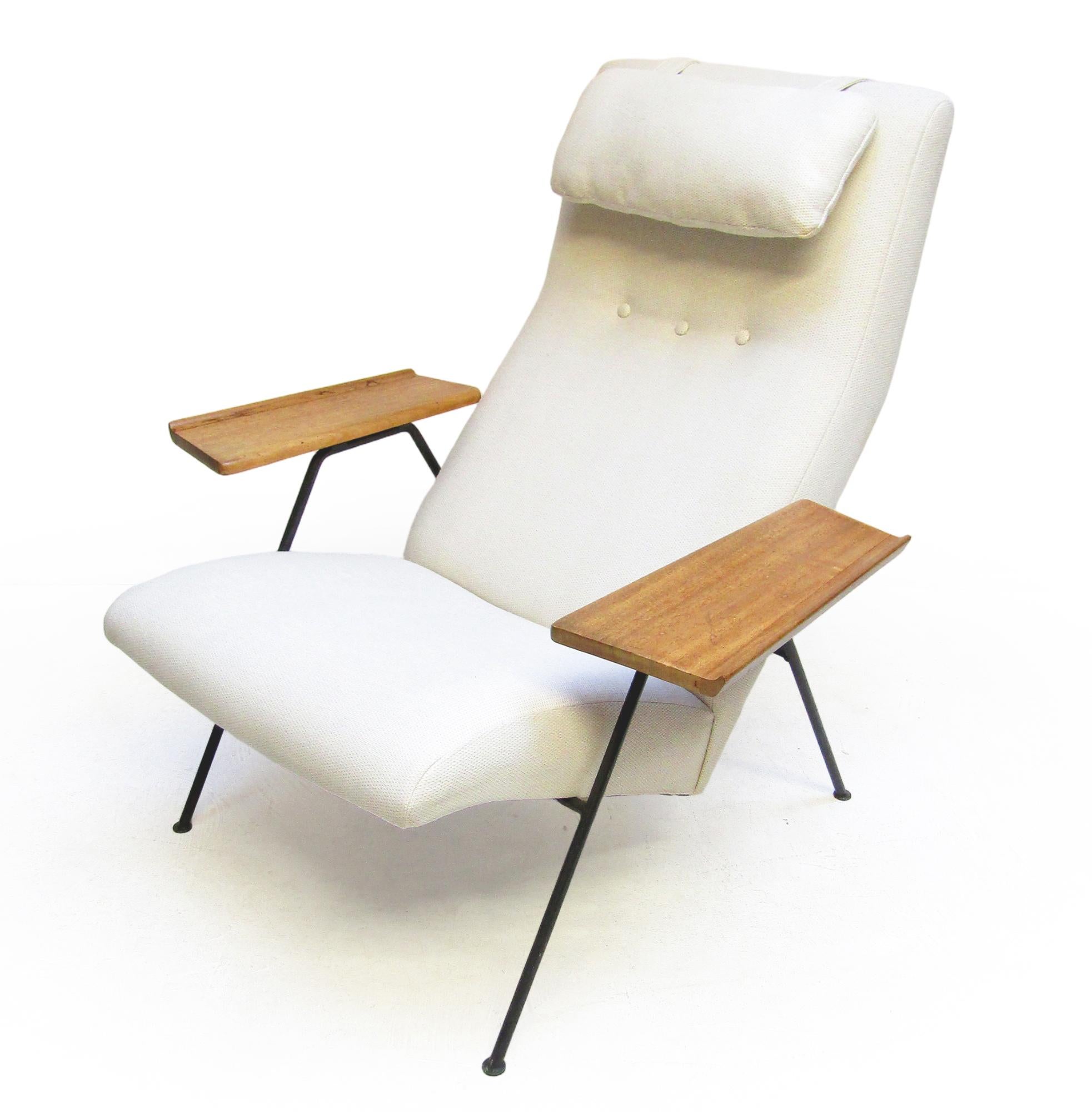 Mid-Century Modern 1950s Festival Of Britain Reclining Lounge Chair By Robin Day For Hille For Sale