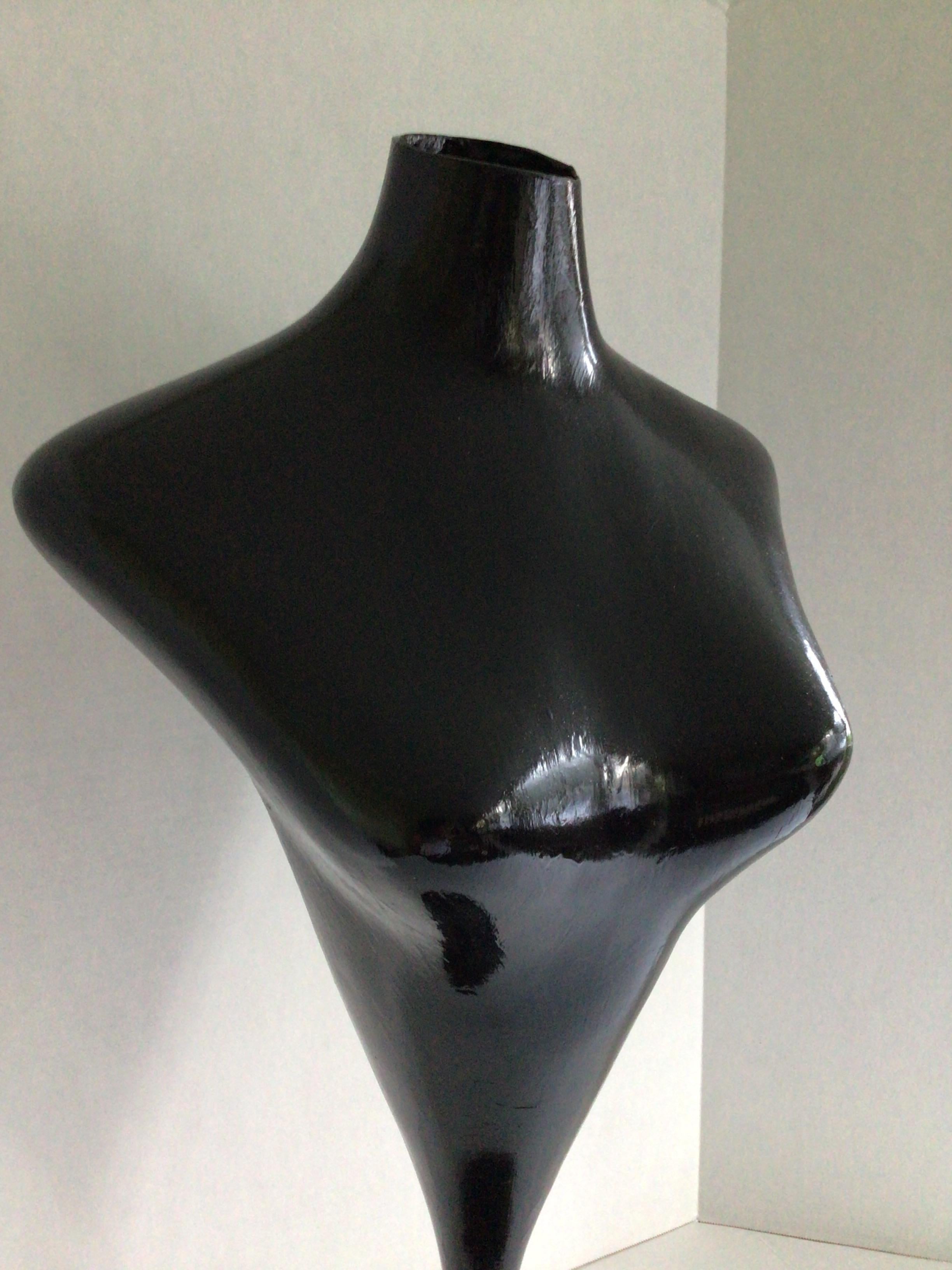 Vetroresina Scultura di torso stilizzato in fibra di vetro degli anni '50 in vendita