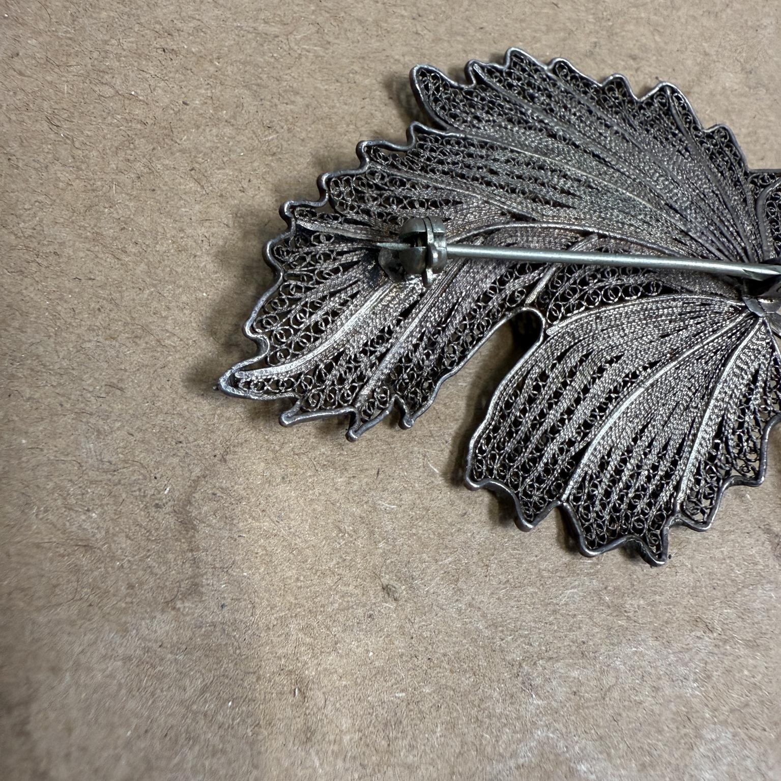 1950s Filigree Fine Spun Sterling Silver Leaf Brooch For Sale 3