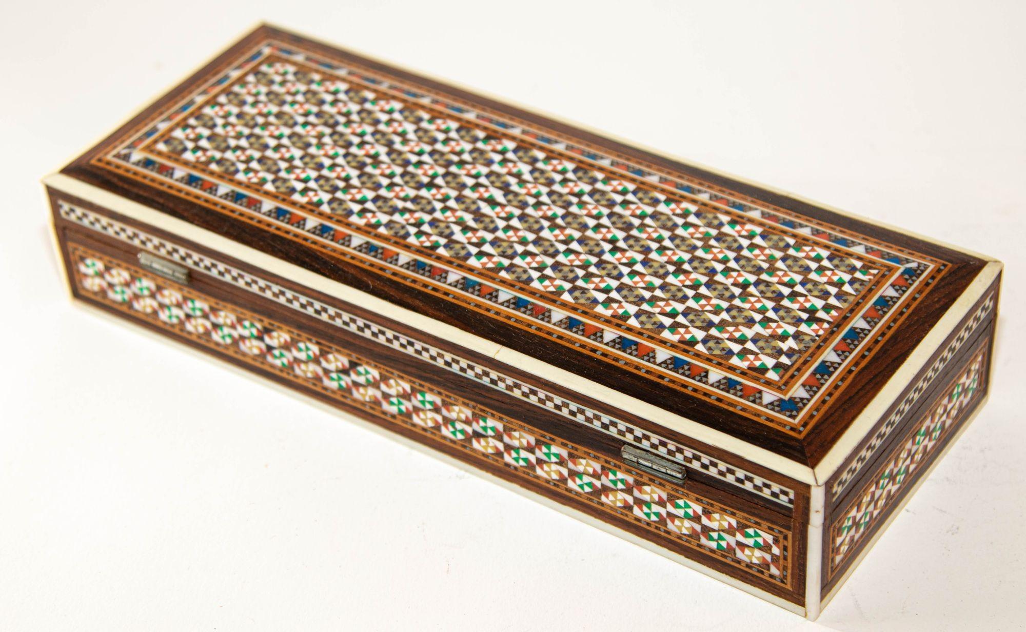 1950s Fine Handcrafted Syrian Mother-of-Pearl Inlay Box 5
