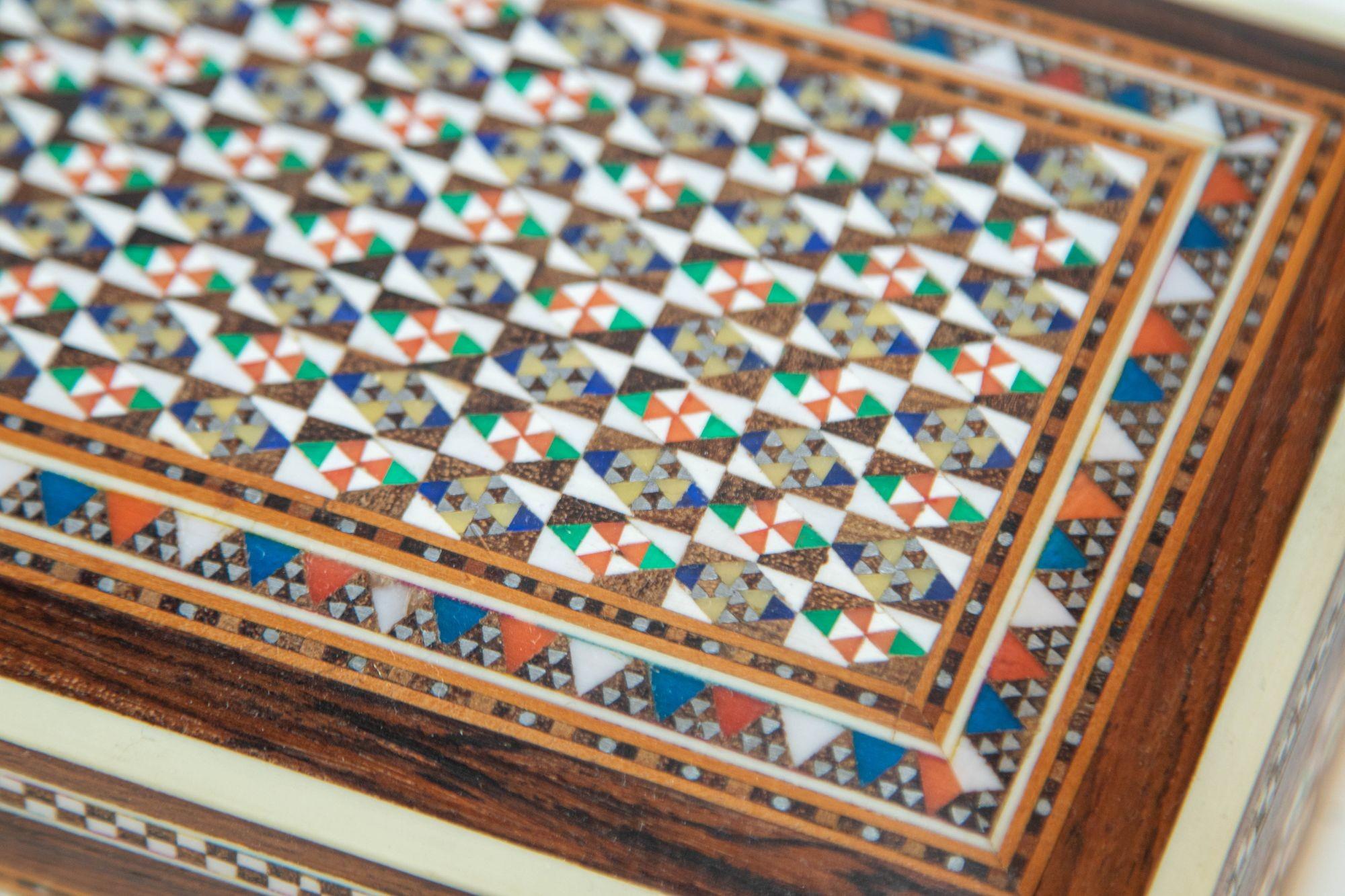 Bone 1950s Fine Handcrafted Syrian Mother-of-Pearl Inlay Box