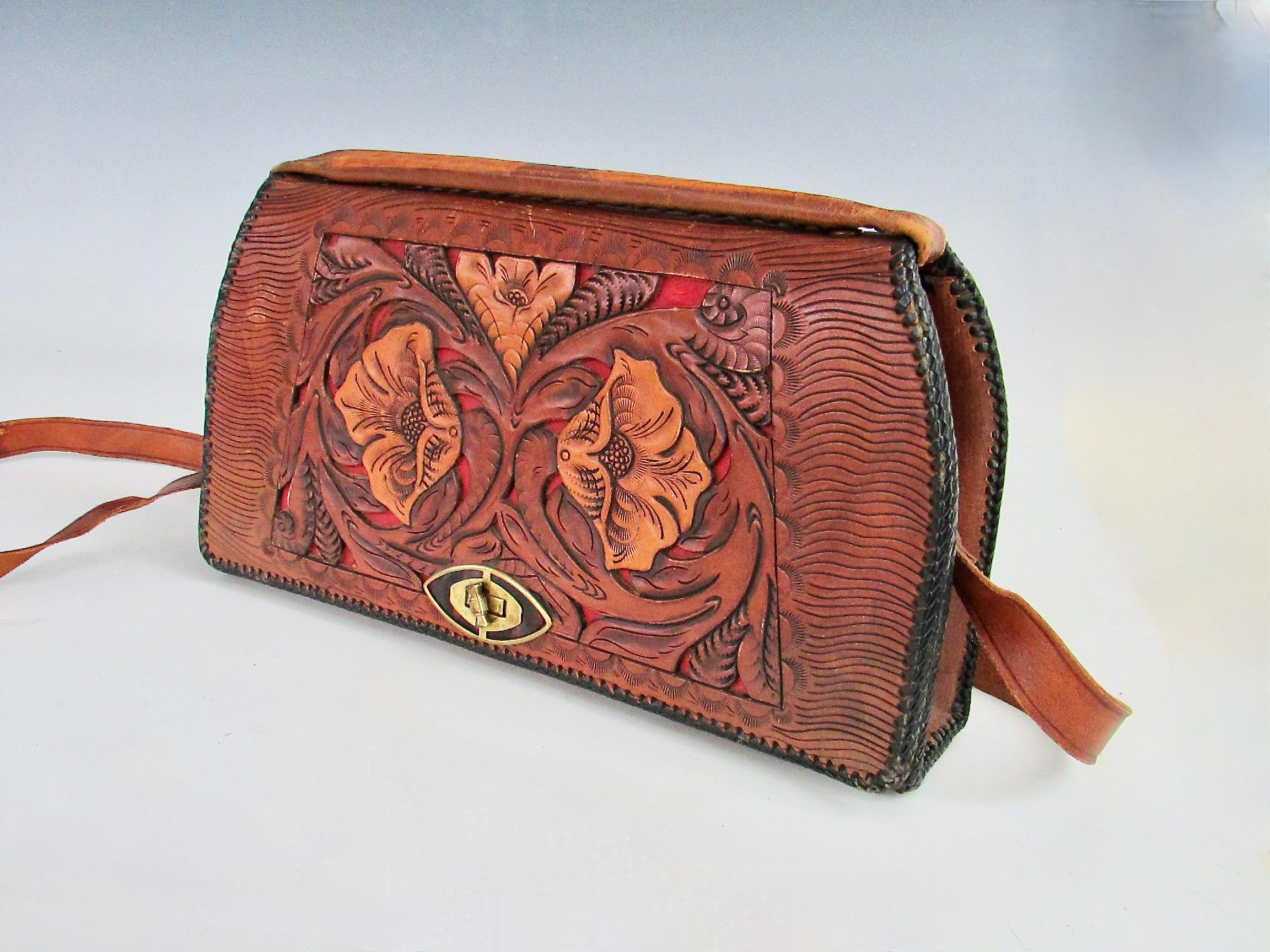 1950s fine Tooled Leather Western Theme Ladies Handbag Purse For Sale 4