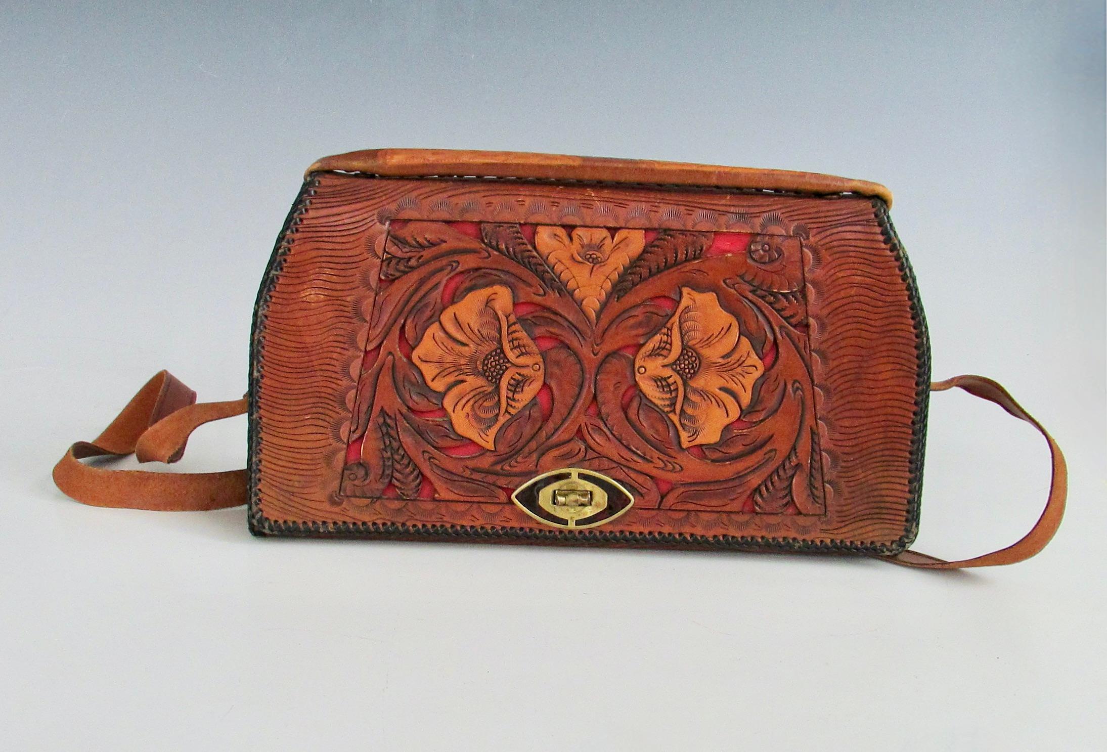 1950s fine Tooled Leather Western Theme Ladies Handbag Purse For Sale 10