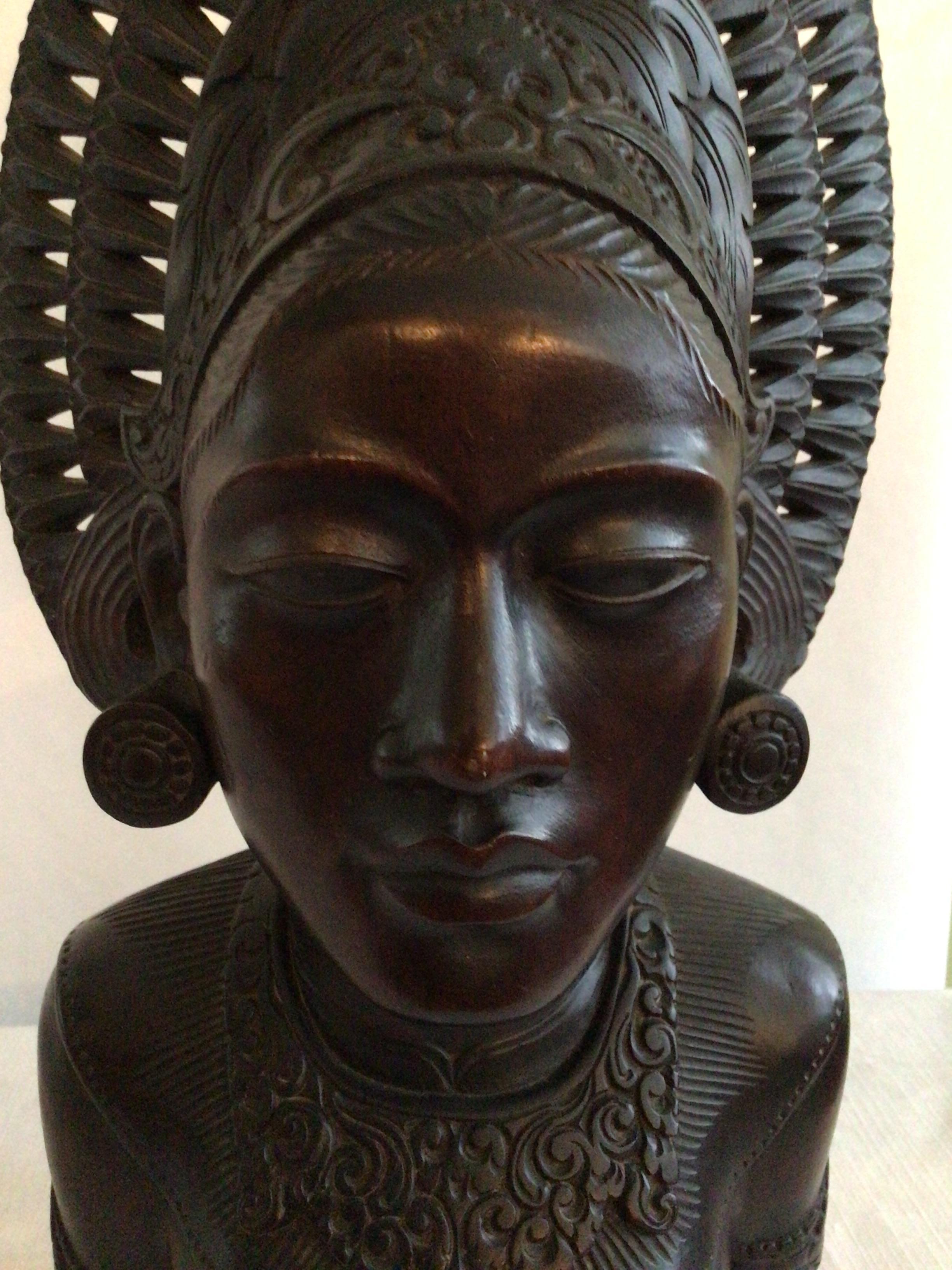 thai statue woman