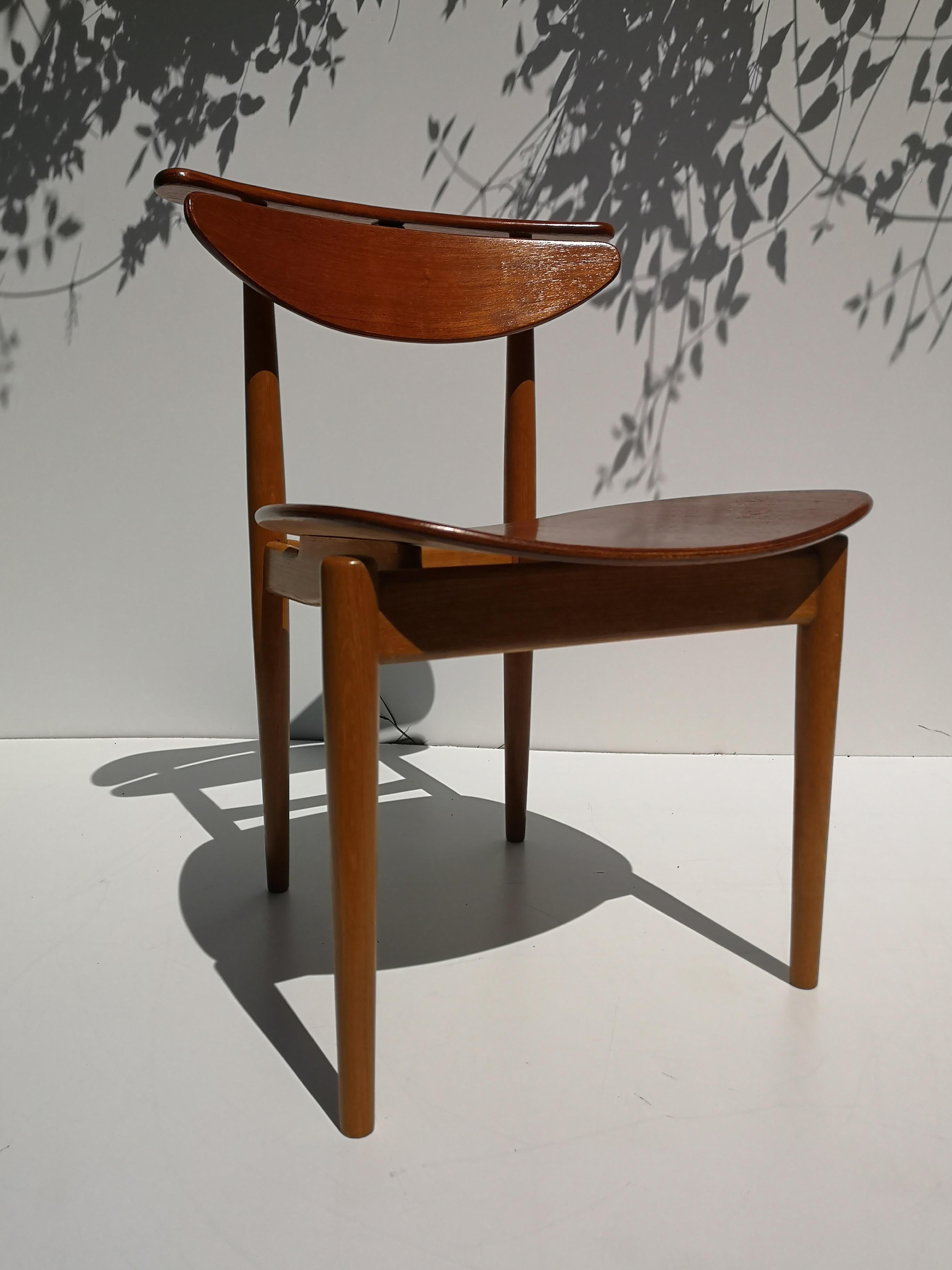 1950s Finn Juhl Reading Chair for Bovirke in Teak and Oak BO62 / BO53 In Good Condition In Victoria, BC