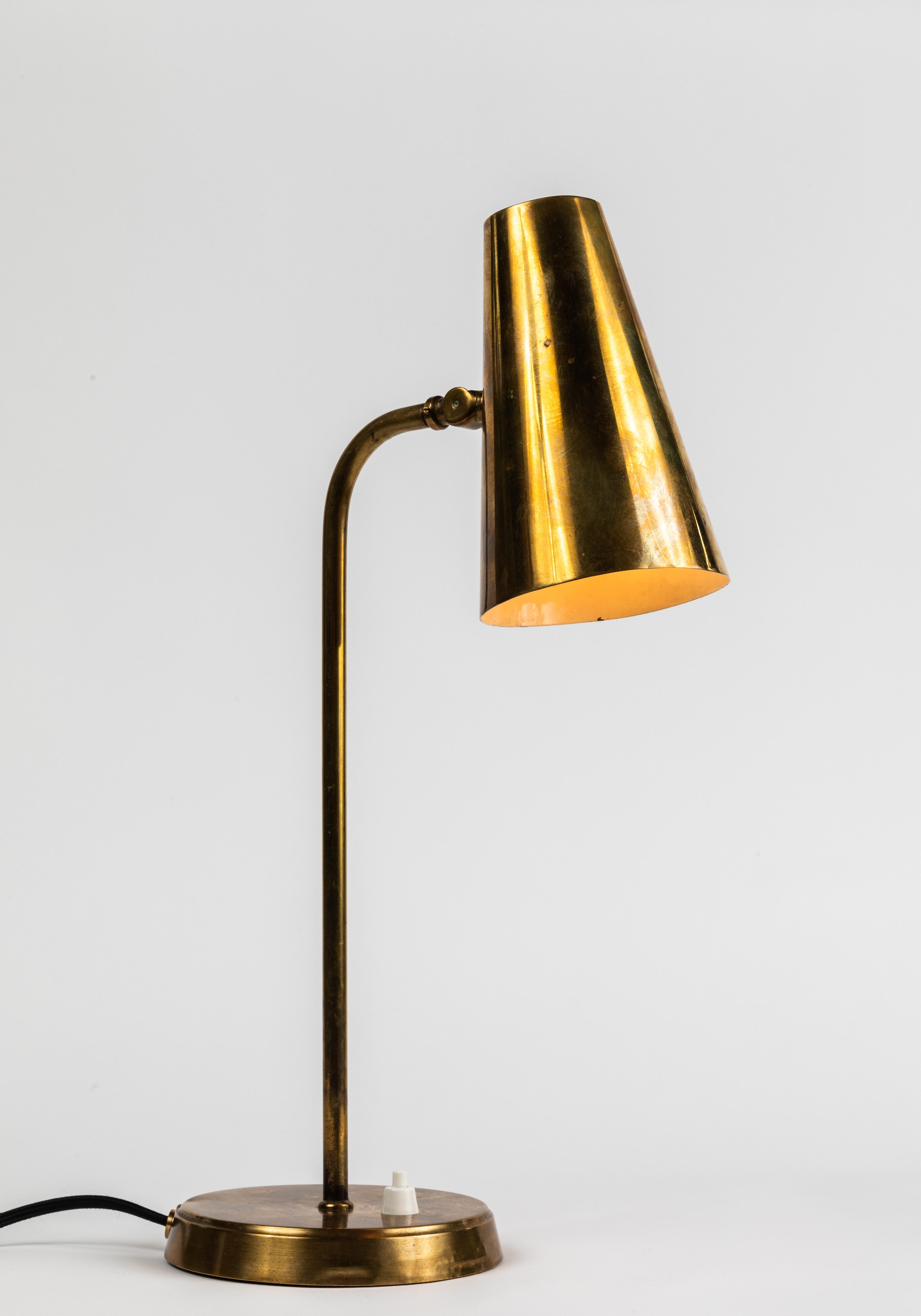 Mid-20th Century 1950s Finnish Brass Table Lamp in the Manner of Paavo Tynell
