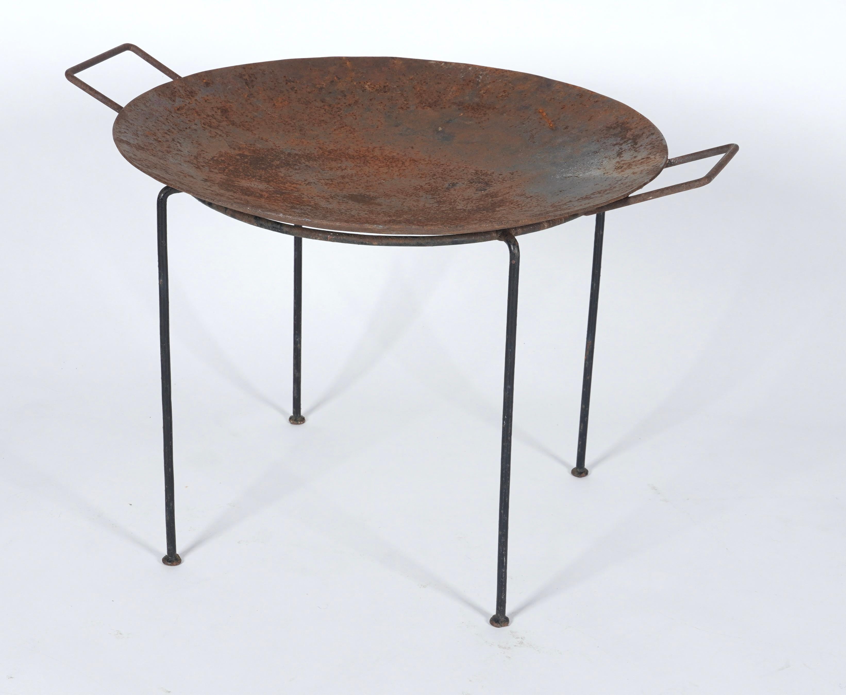 1950er Feuerstelle oder Catch All mit abnehmbarem Tablett mit Griffen (Moderne der Mitte des Jahrhunderts) im Angebot