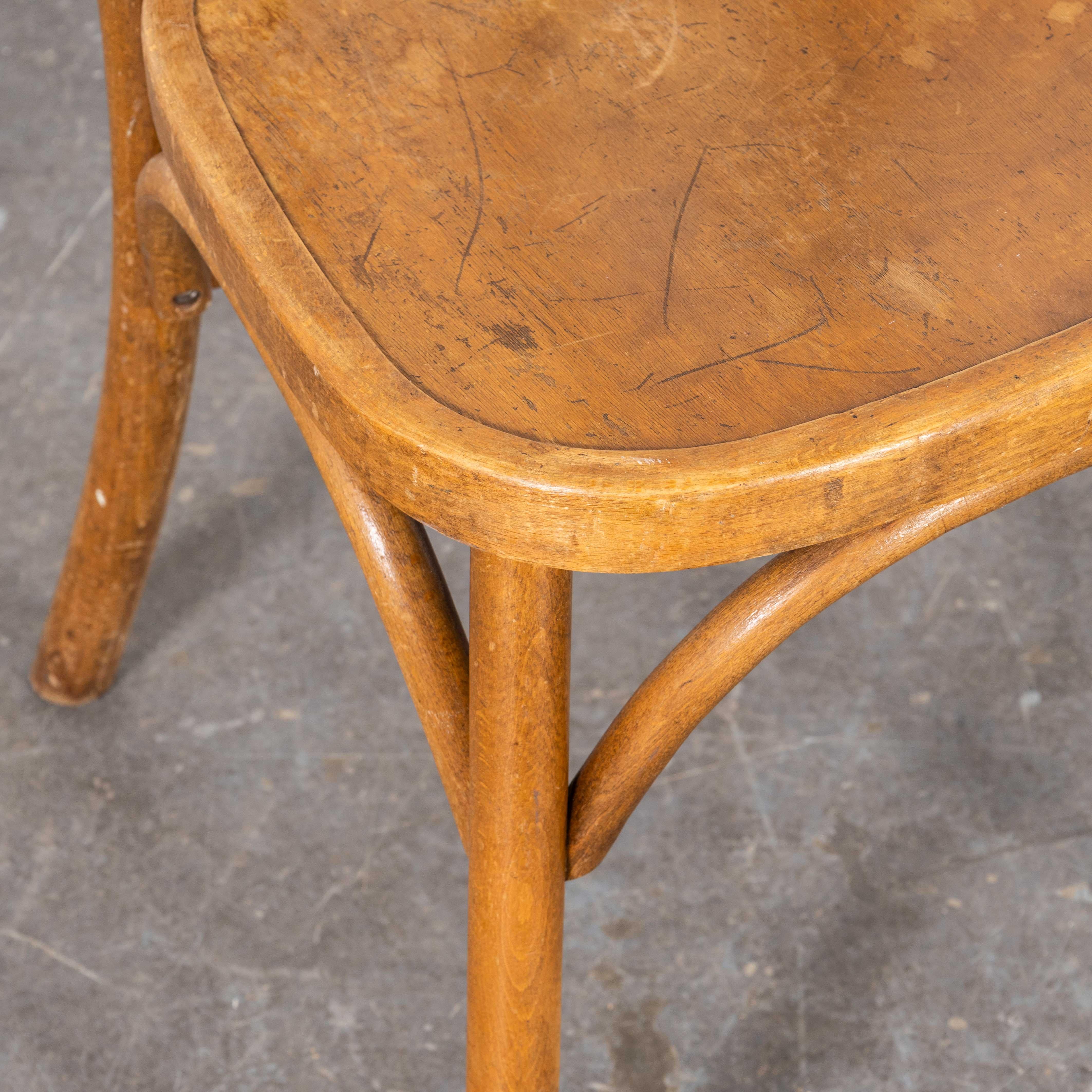 1950’s Fischel Hooped Back Classic Dining Chairs – Set Of Six
1950’s Fischel Hooped Back Classic Dining Chairs – Set Of Six The process of steam bending beech to create elegant chairs was discovered and developed by Thonet, but when its patents