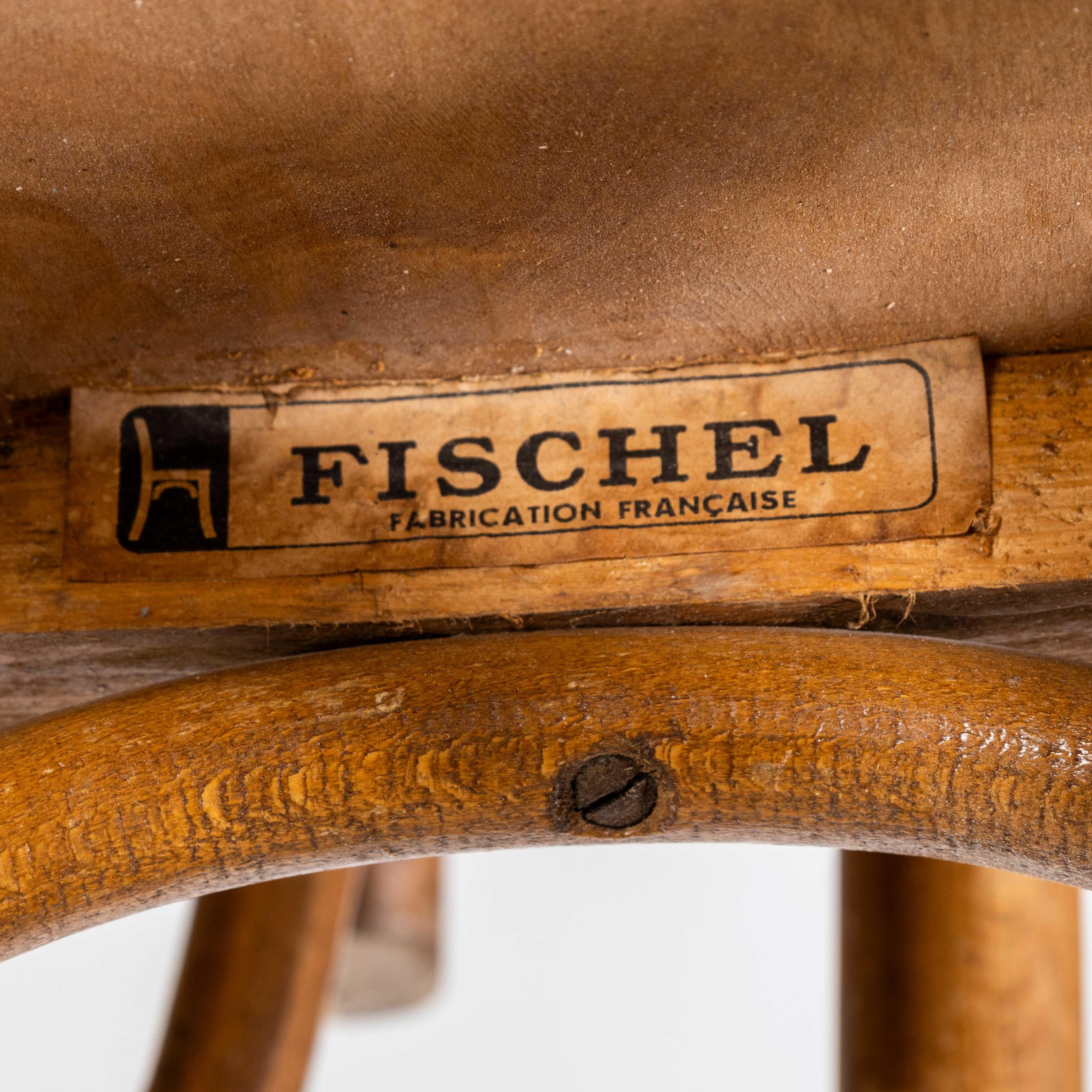 Milieu du XXe siècle Chaises de salle à manger classiques à dossier arrondi Fischel des années 1950 - Lot de six en vente