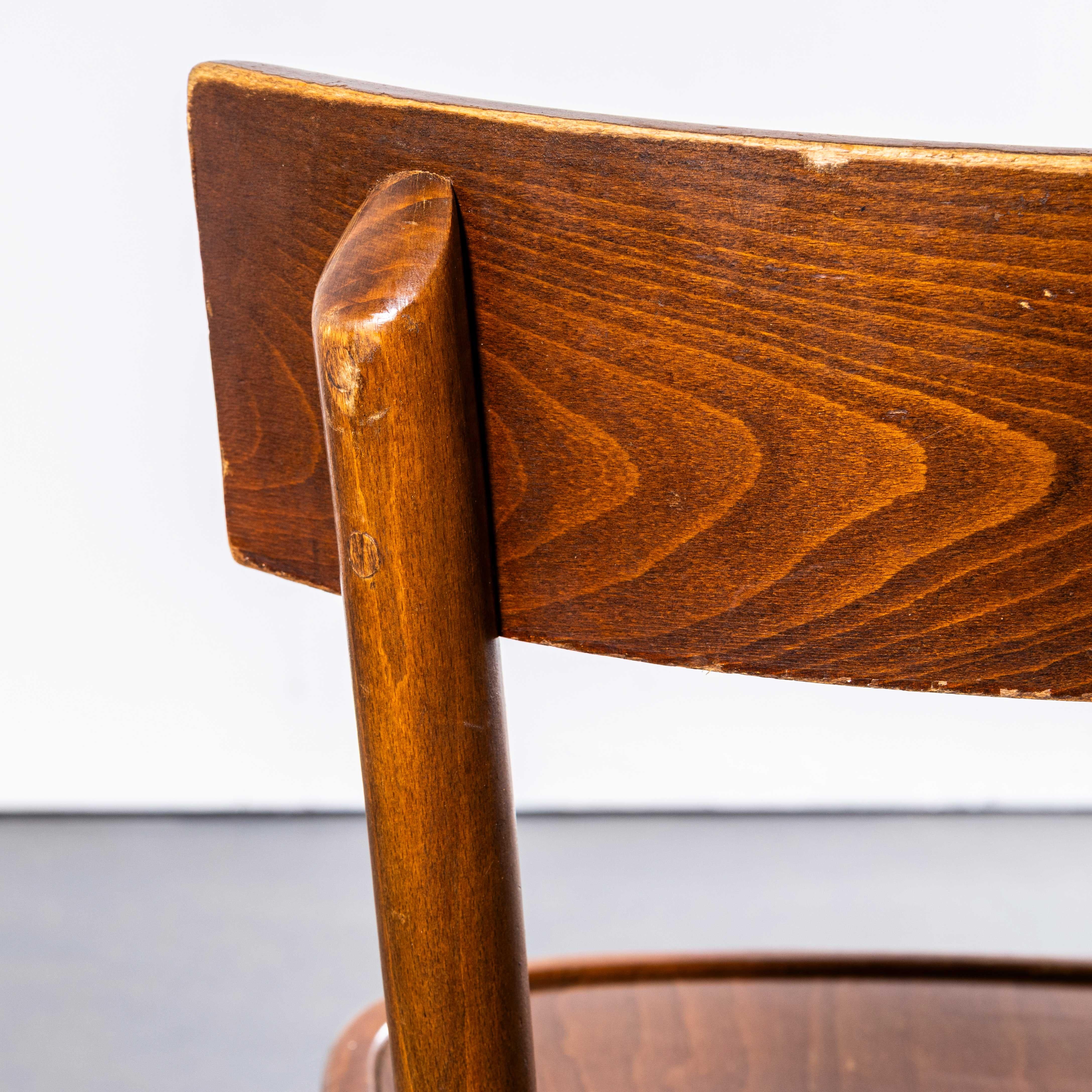 Sillas de comedor de madera curvada de roble cálido Fischel de los años 50 - Juego de siete en venta 4