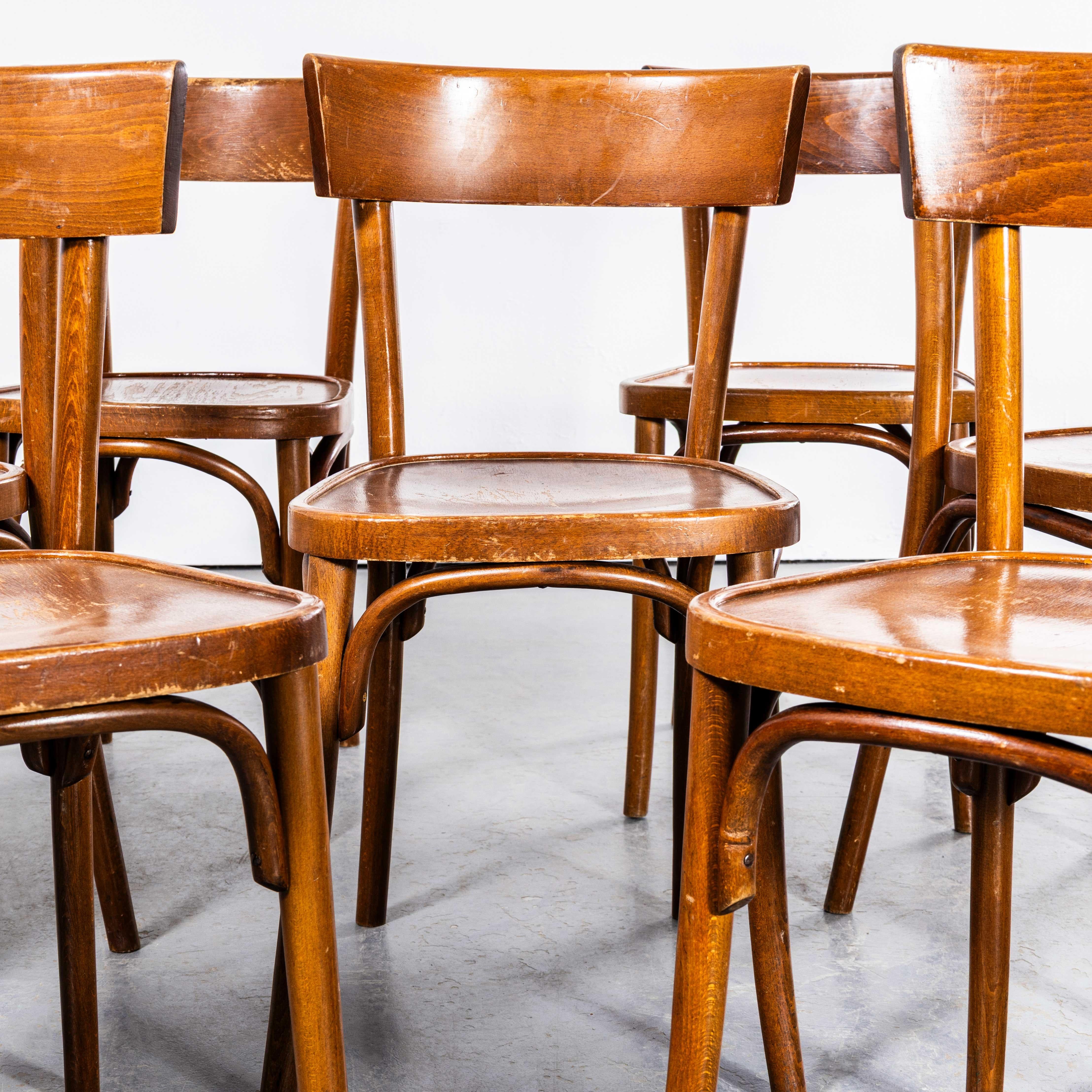 Sillas de comedor de madera curvada de roble cálido Fischel de los años 50 - Juego de siete Francés en venta