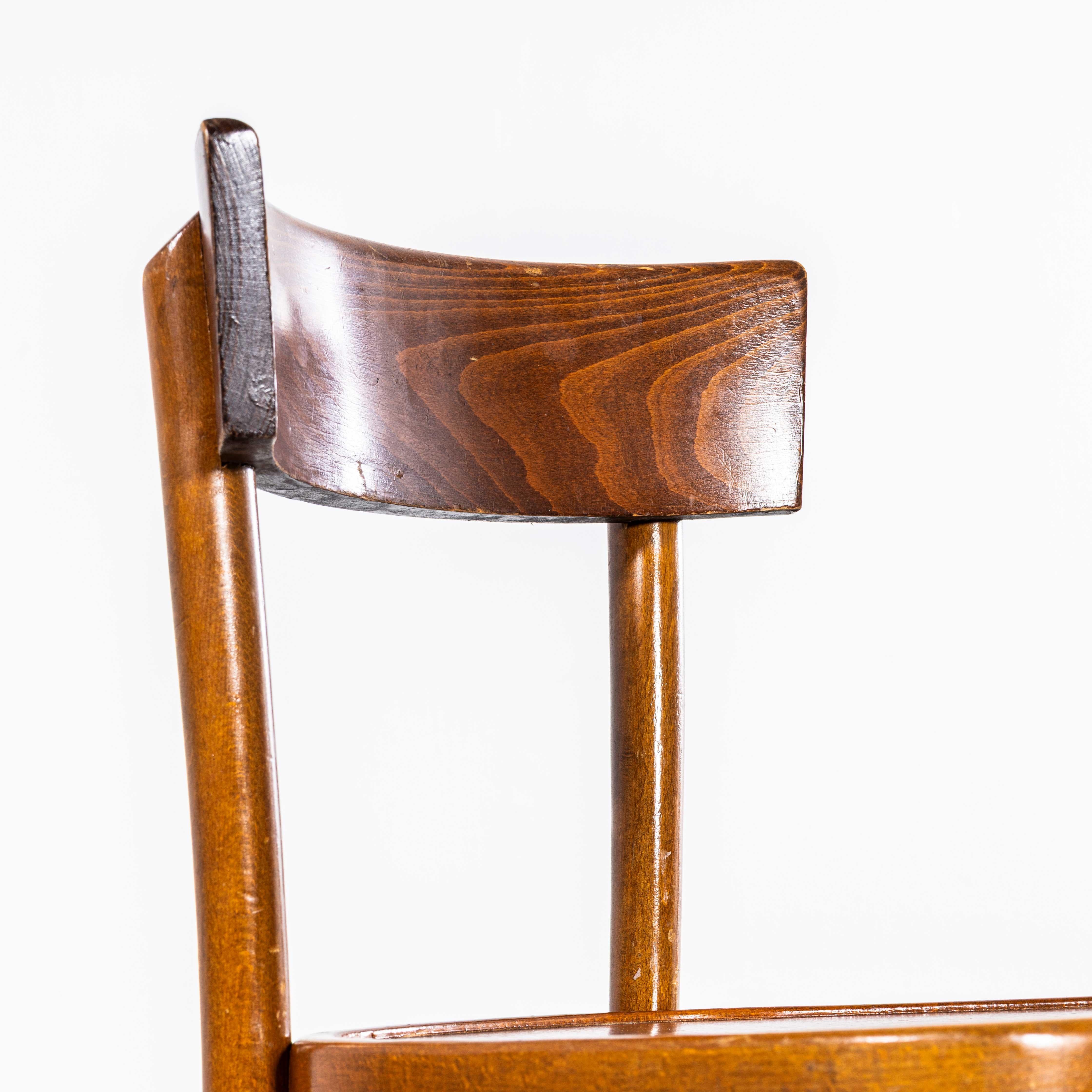 Sillas de comedor de madera curvada de roble cálido Fischel de los años 50 - Juego de siete en venta 3