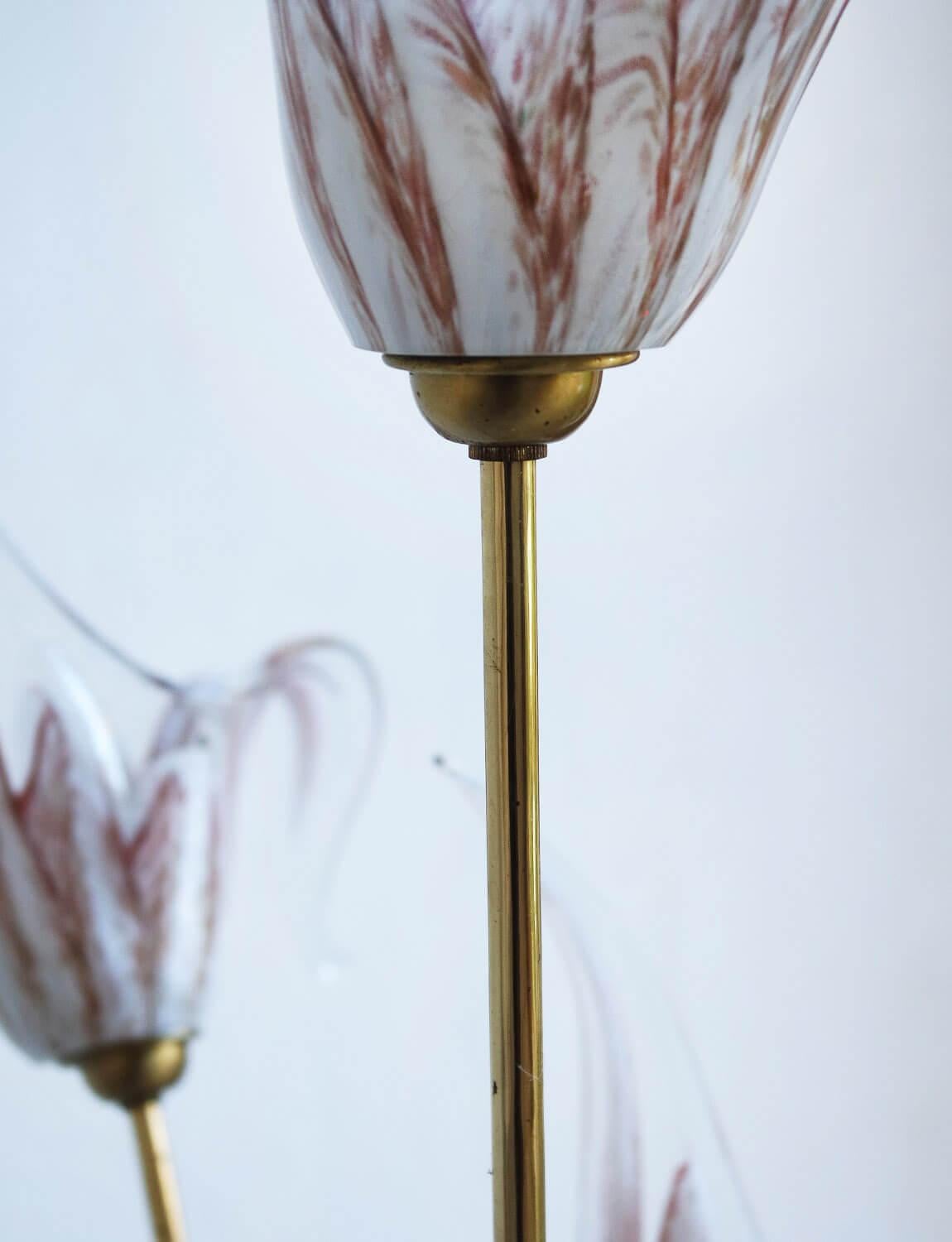 Lampadaire italien en verre de Murano soufflé à la main, années 1950, à cinq fleurs en vente 3