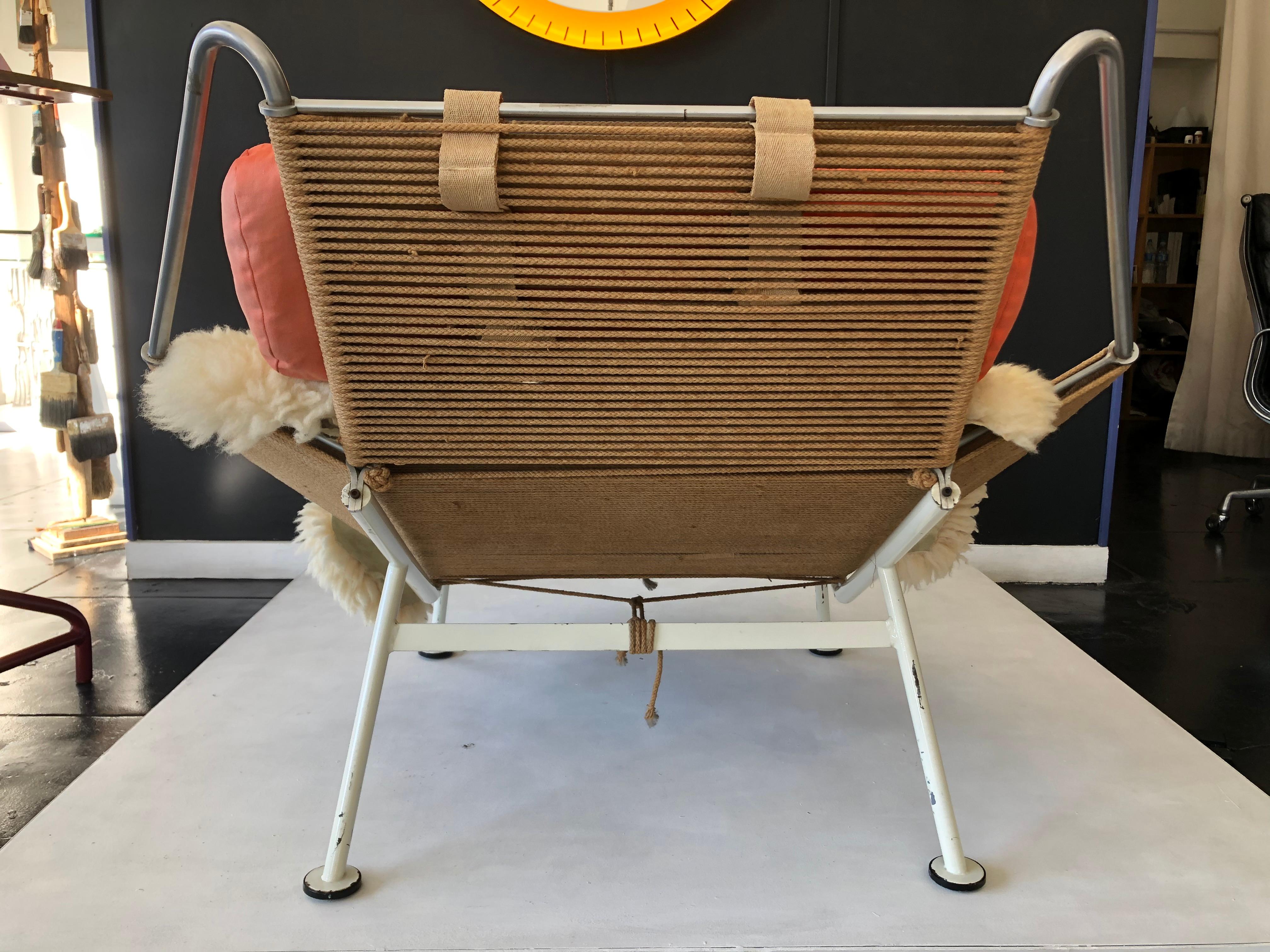 Flaggenstuhl aus der frühen Ausgabe von Hans J. Wegner (Moderne der Mitte des Jahrhunderts) im Angebot