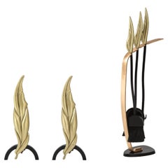 Andirons en feuilles flammées des années 1950 et outils assortis.