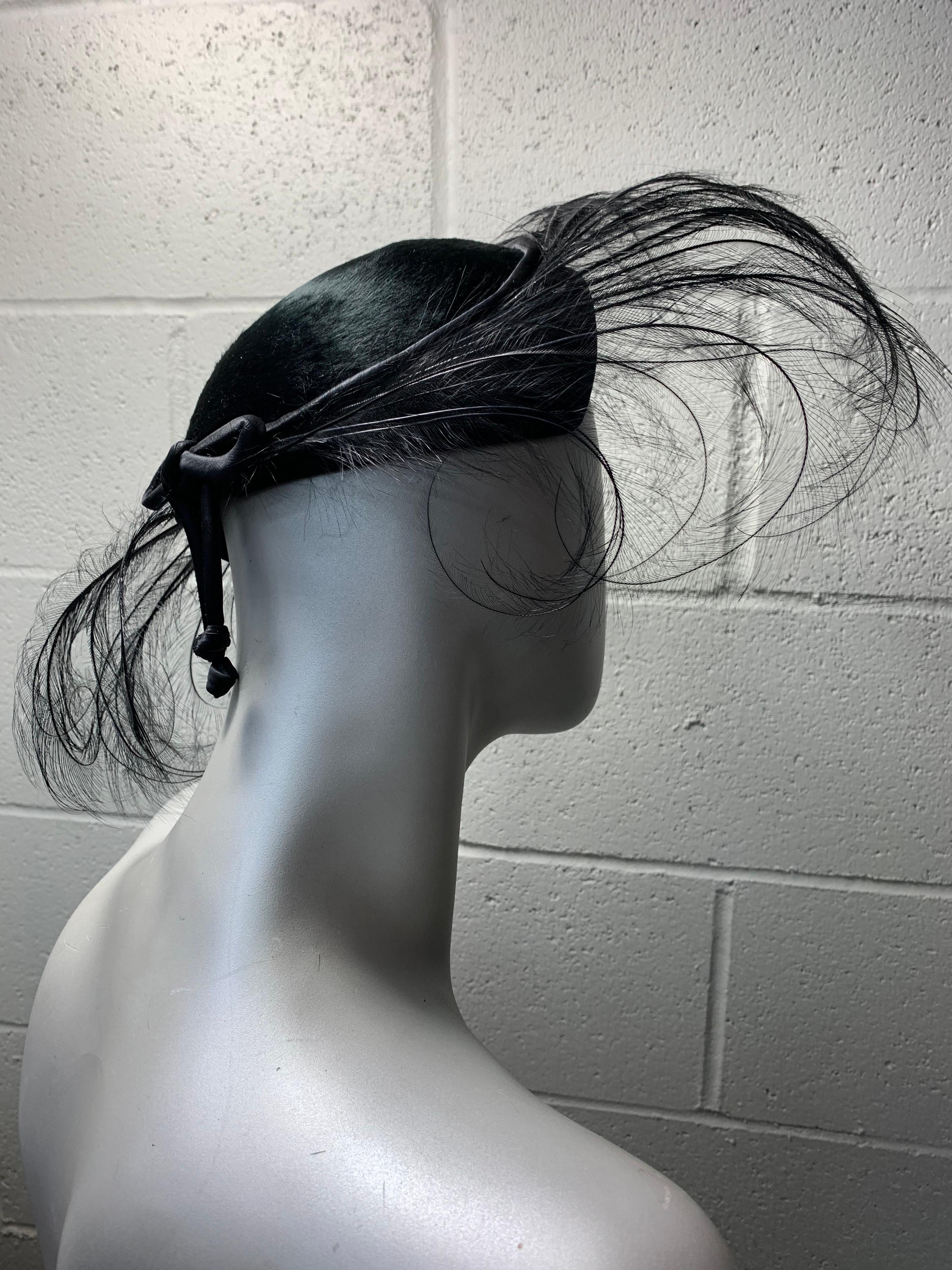 1950s Flo-Raye Black Egret Feather Cartwheel Hat w/ Velvet Structured Crown  In Excellent Condition For Sale In Gresham, OR