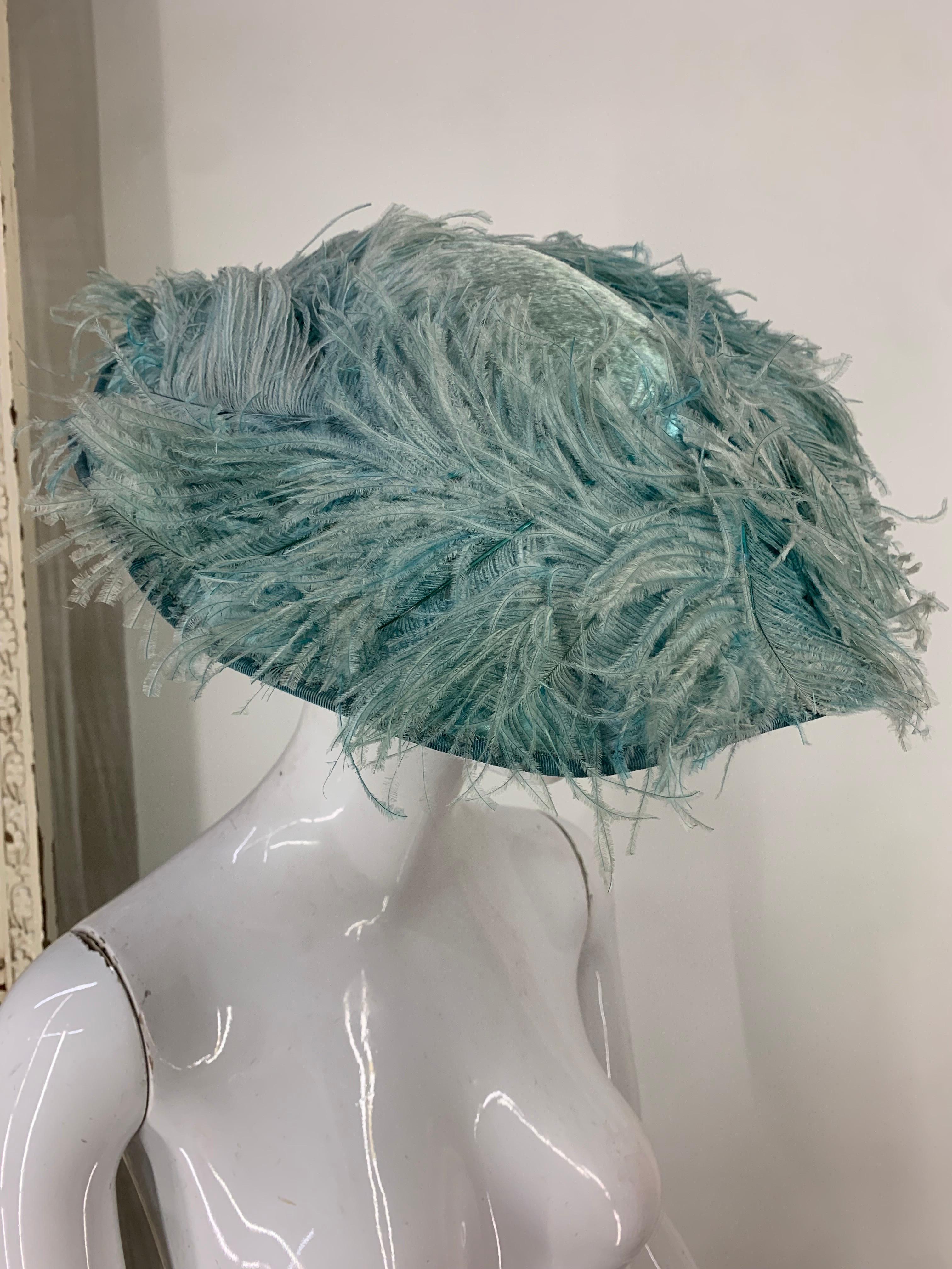 1950s Flo Raye Originals Ice Blue Ostrich Saucer Hat w Pearlescent Floral Purse en vente 1