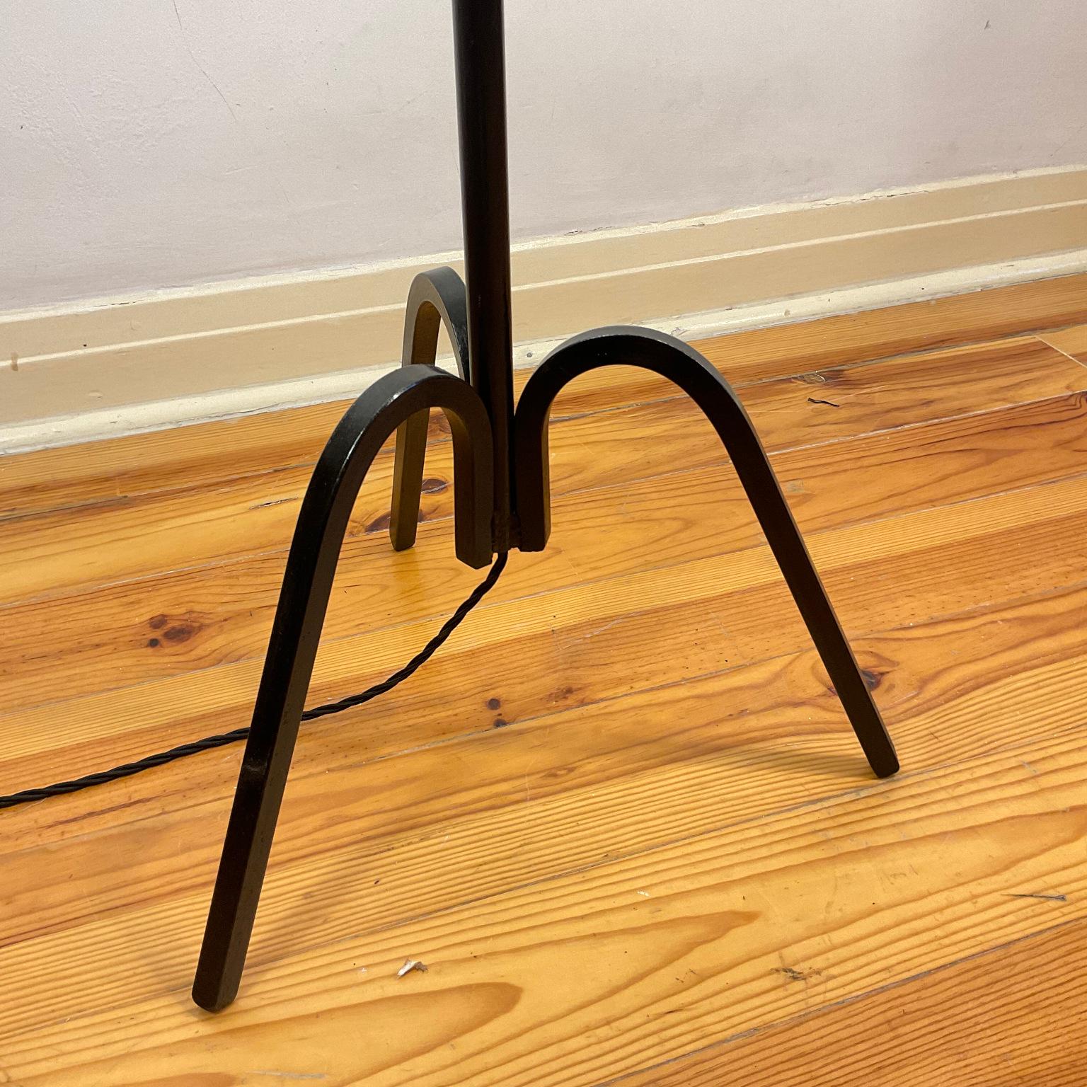 Mid-Century Modern 1950s Floor Lamp Attributed to Jacques Adnet with a Crémallière system For Sale