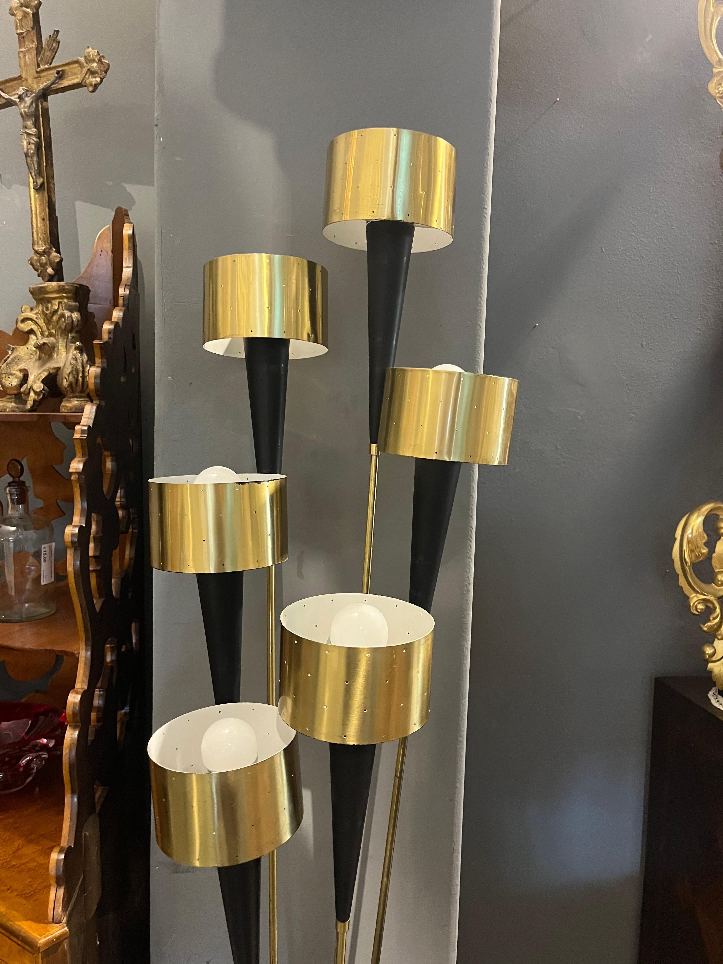 Italian 1950s floor lamp by Stilnovo For Sale