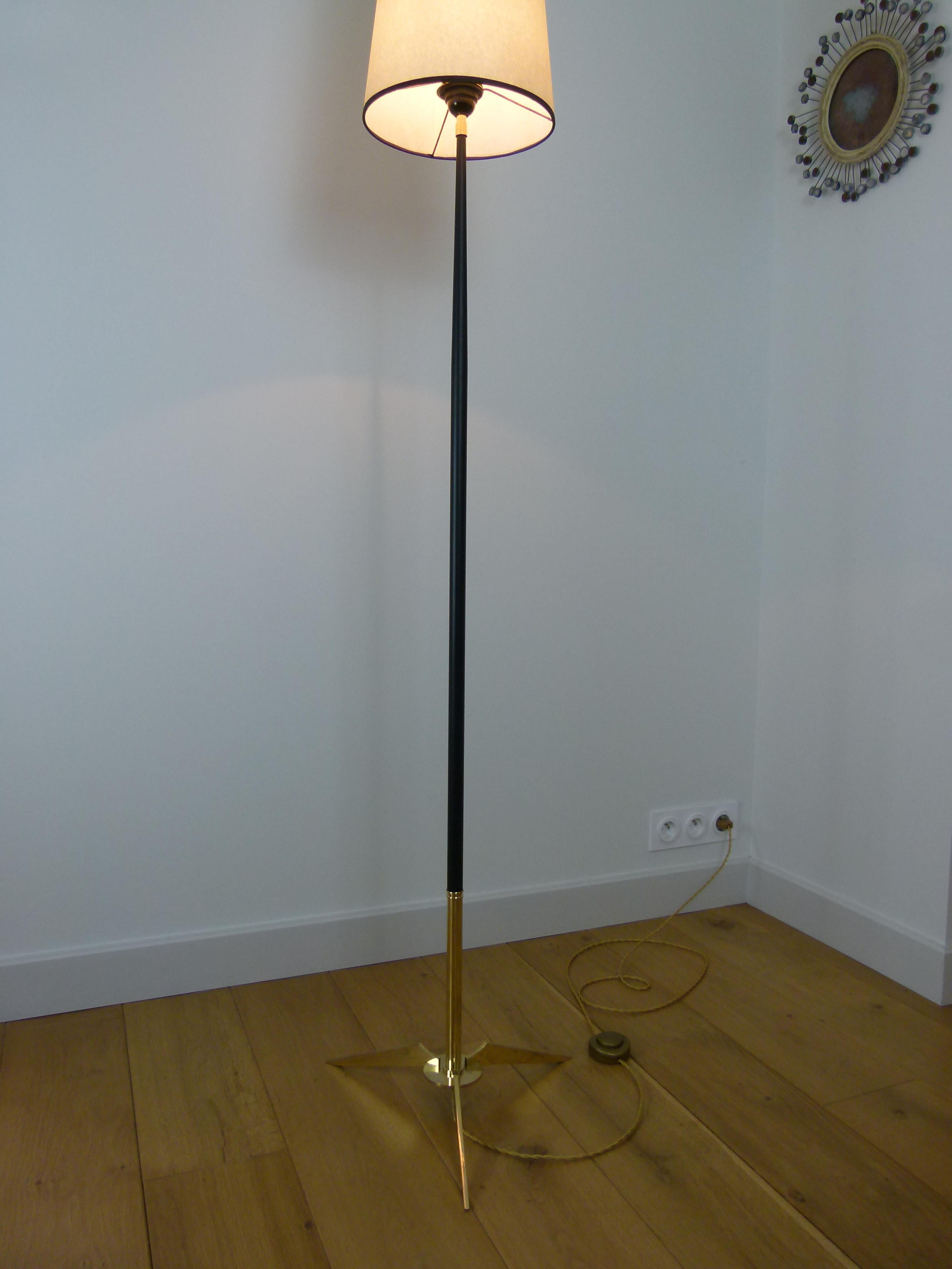 20th Century 1950s Floor Lamp in Lacquered Metal and Brass from Maison Lunel