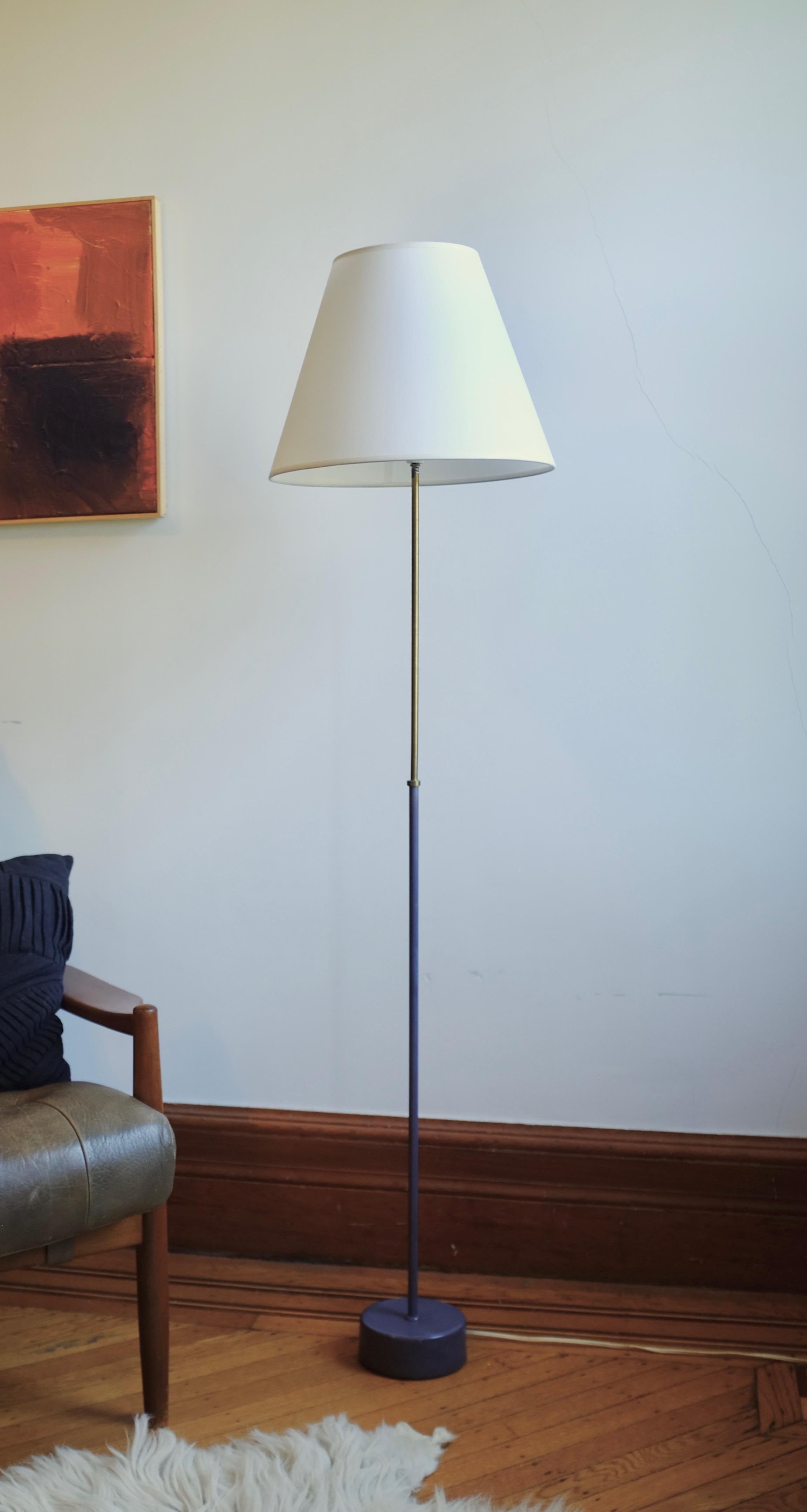 Stehlampe Modell S-1871 von Hans-Agne Jakobsson aus den 1950er Jahren (Mitte des 20. Jahrhunderts) im Angebot
