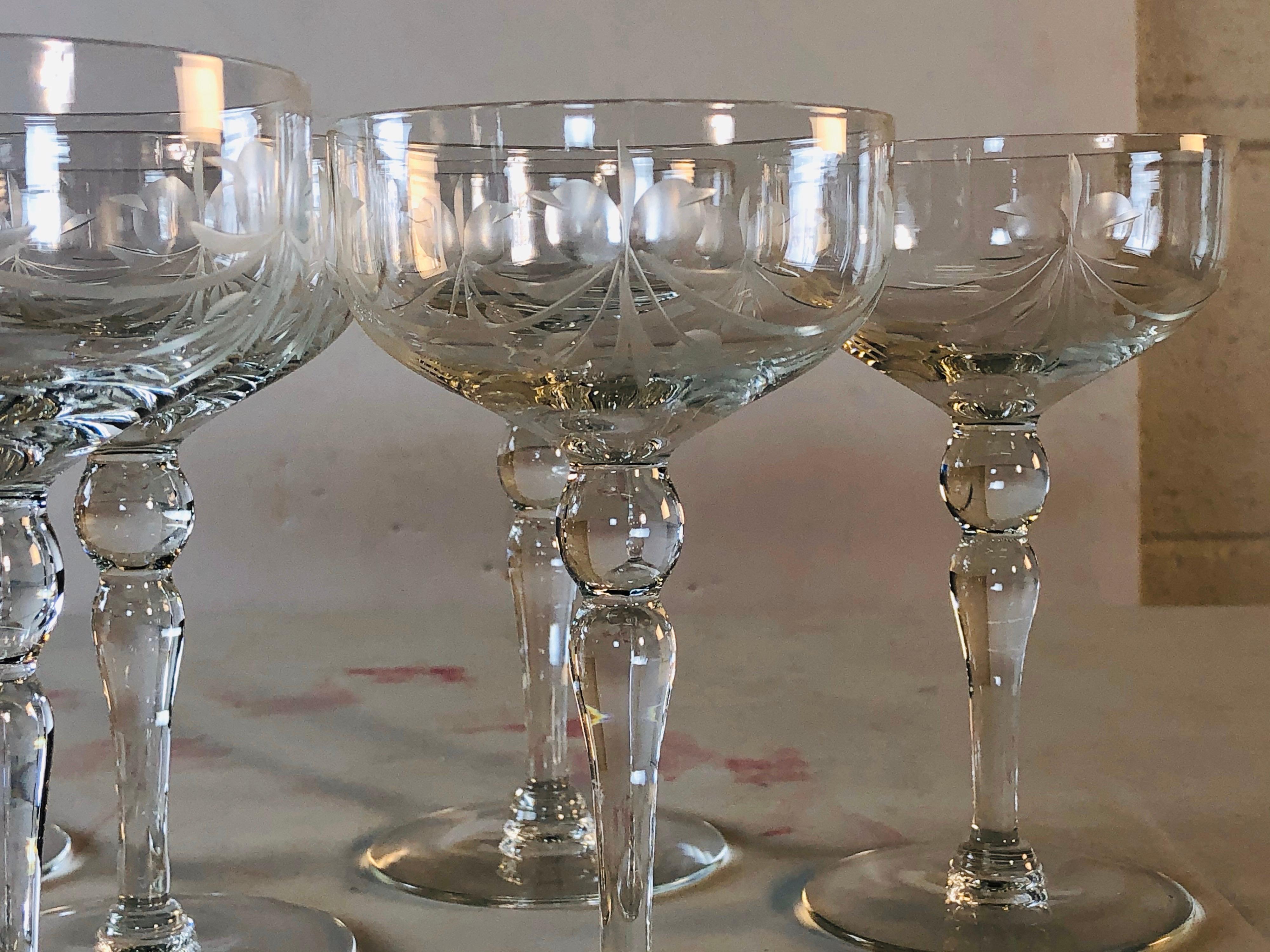 20th Century 1950s Floral and Bow Tie Etched Glass Coupes, Set of 8 For Sale
