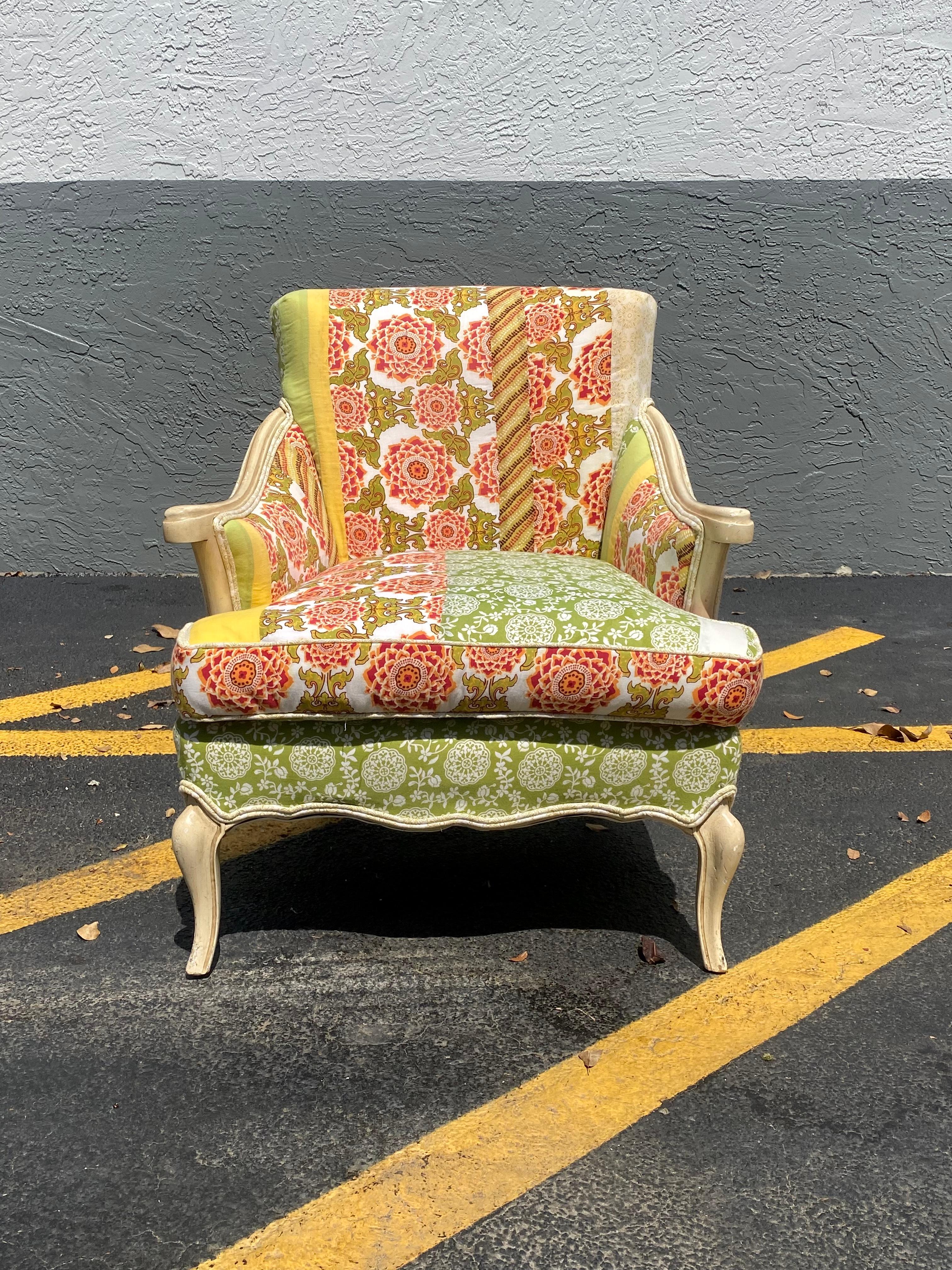 On offer on this occasion is one of the most stunning, floral patchwork you could hope to find. Outstanding design is exhibited throughout. The beautiful chair is statement piece which is also extremely comfortable and packed with personality!! Just