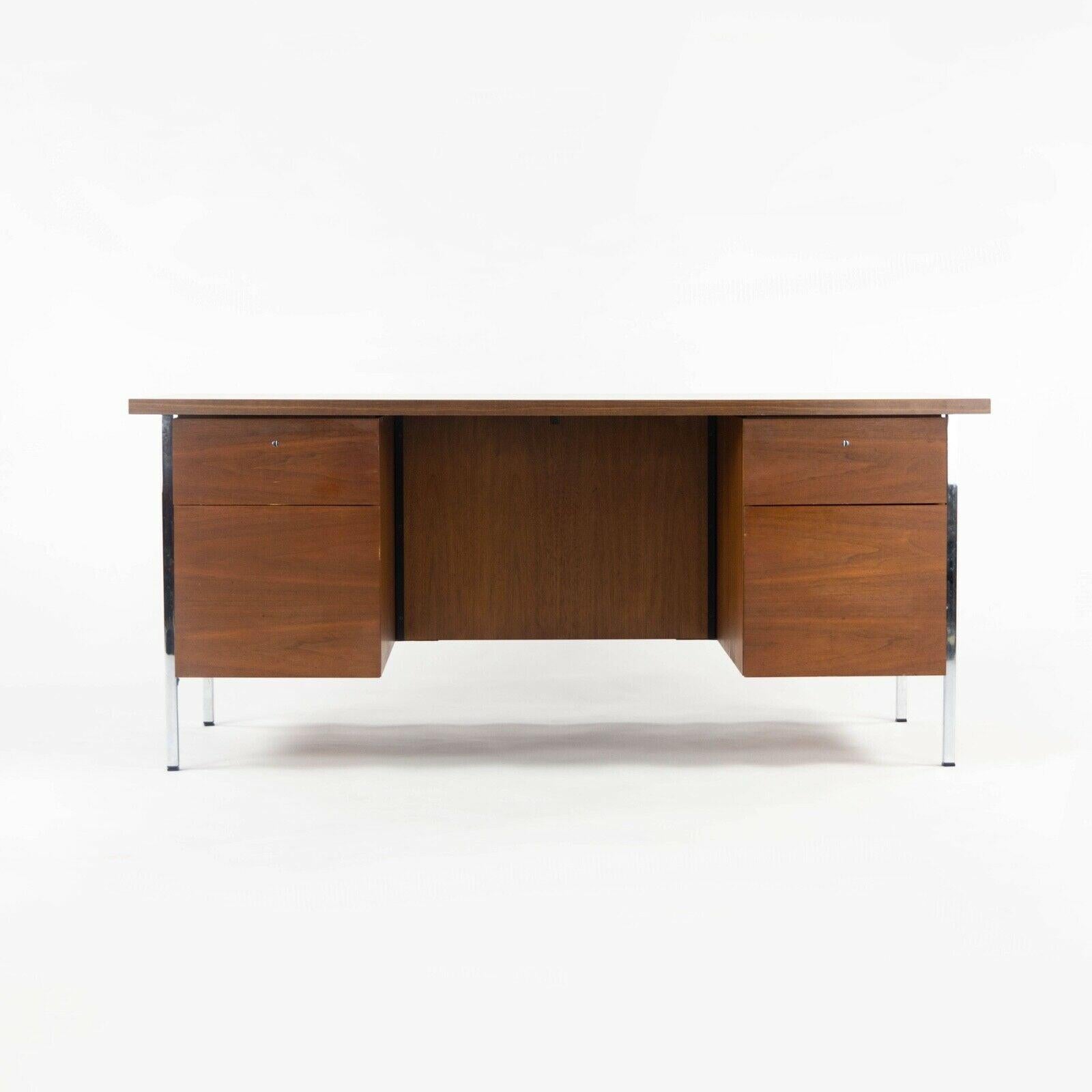 Mid-20th Century 1950s Florence Knoll Double Pedestal Walnut Chrome and Laminate Executive Desk For Sale
