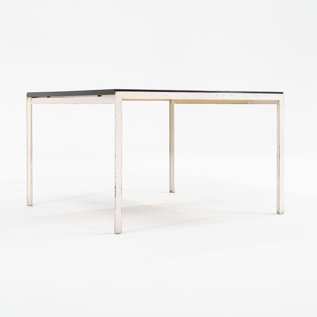 Florence Knoll T Angle Couchtisch / Beistelltisch mit Laminatplatte, 1950er Jahre im Zustand „Gut“ im Angebot in Philadelphia, PA