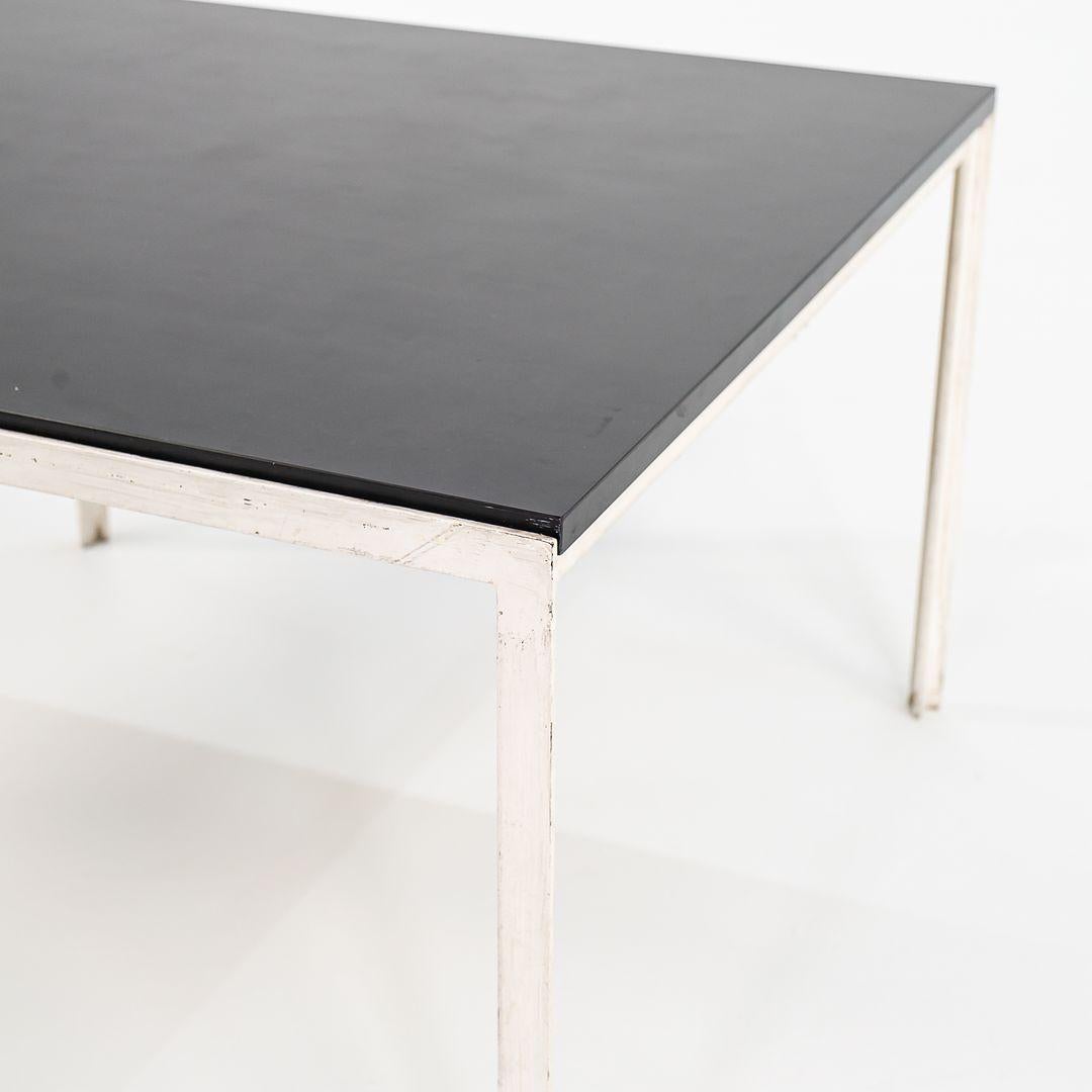Florence Knoll T Angle Couchtisch / Beistelltisch mit Laminatplatte, 1950er Jahre (Stahl) im Angebot
