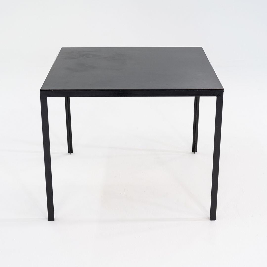 Acier Table de salle à manger carrée à angle droit des années 1950 Florence Knoll avec plateau en stratifié/formica noir en vente