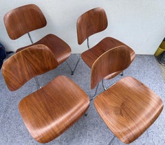 1950er Jahre Foil Label Charles Eames für Herman Miller DCM Stühle Satz von 4