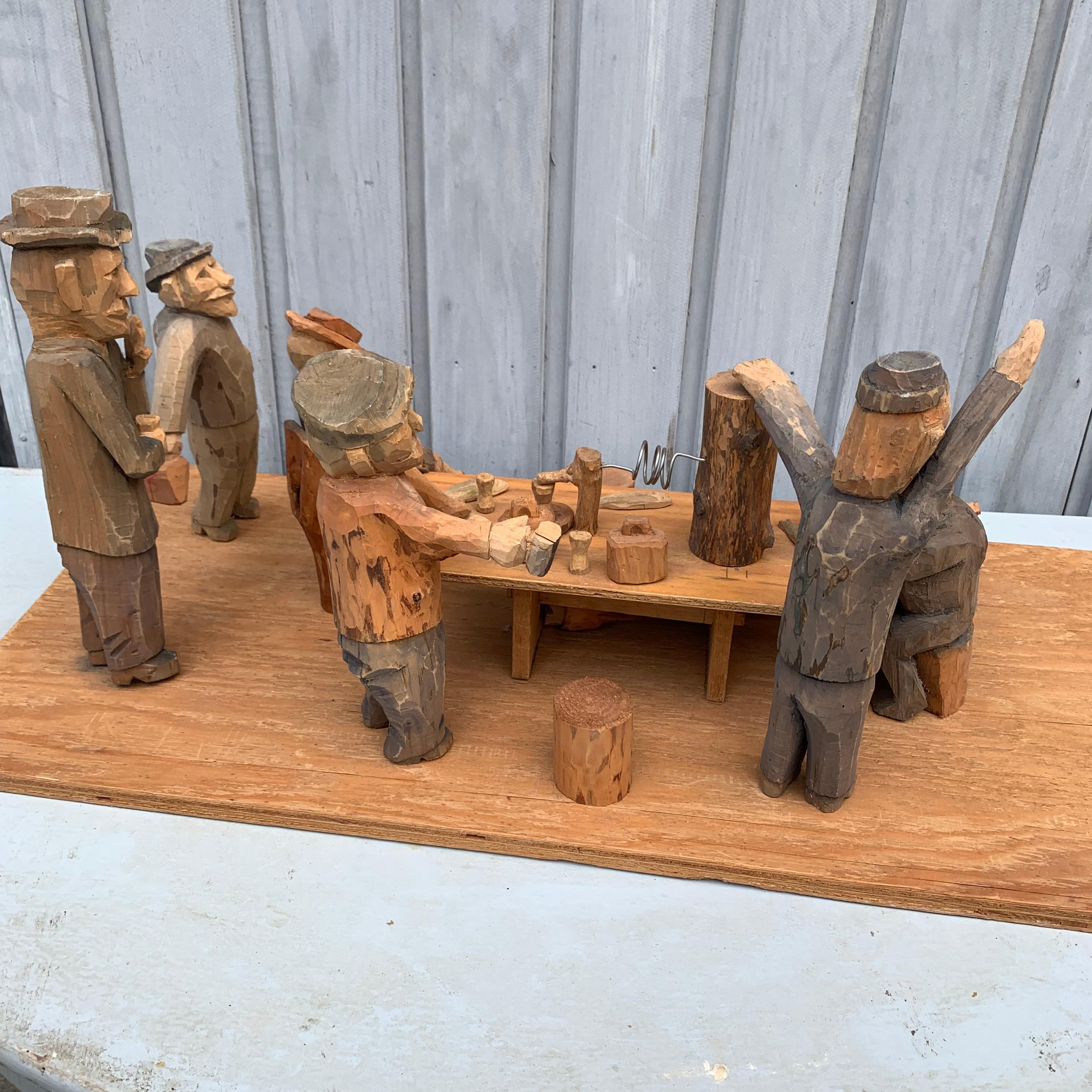 1950er Jahre Folk Art Sculpture Gruppe von betrunkenen Schweden an der Bar-Szene im Angebot 7