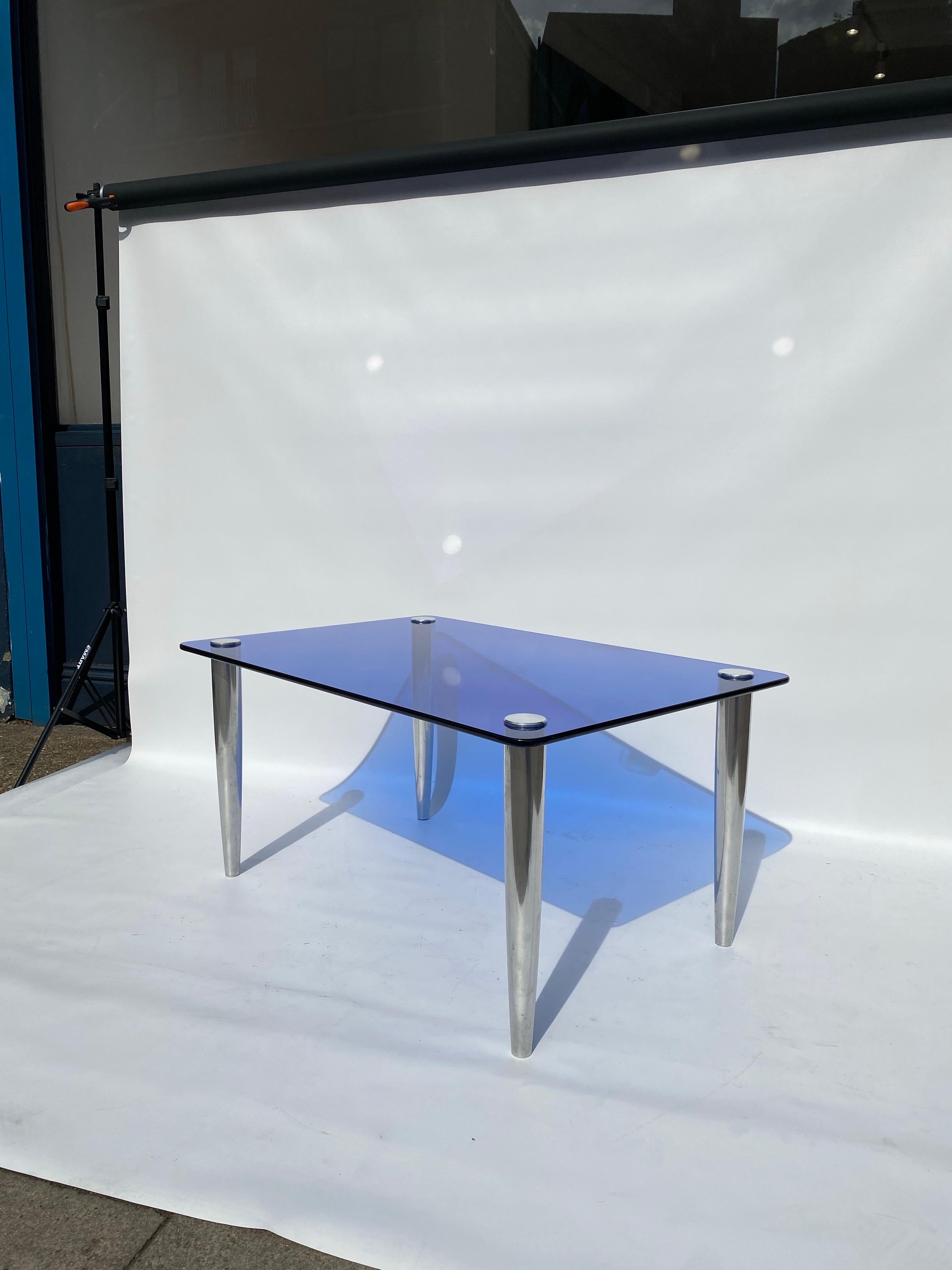 1950s Fontana Arte Blau Glas Rechteckig Couchtisch Stahl Chrom Sofa Italienisch (Mitte des 20. Jahrhunderts) im Angebot