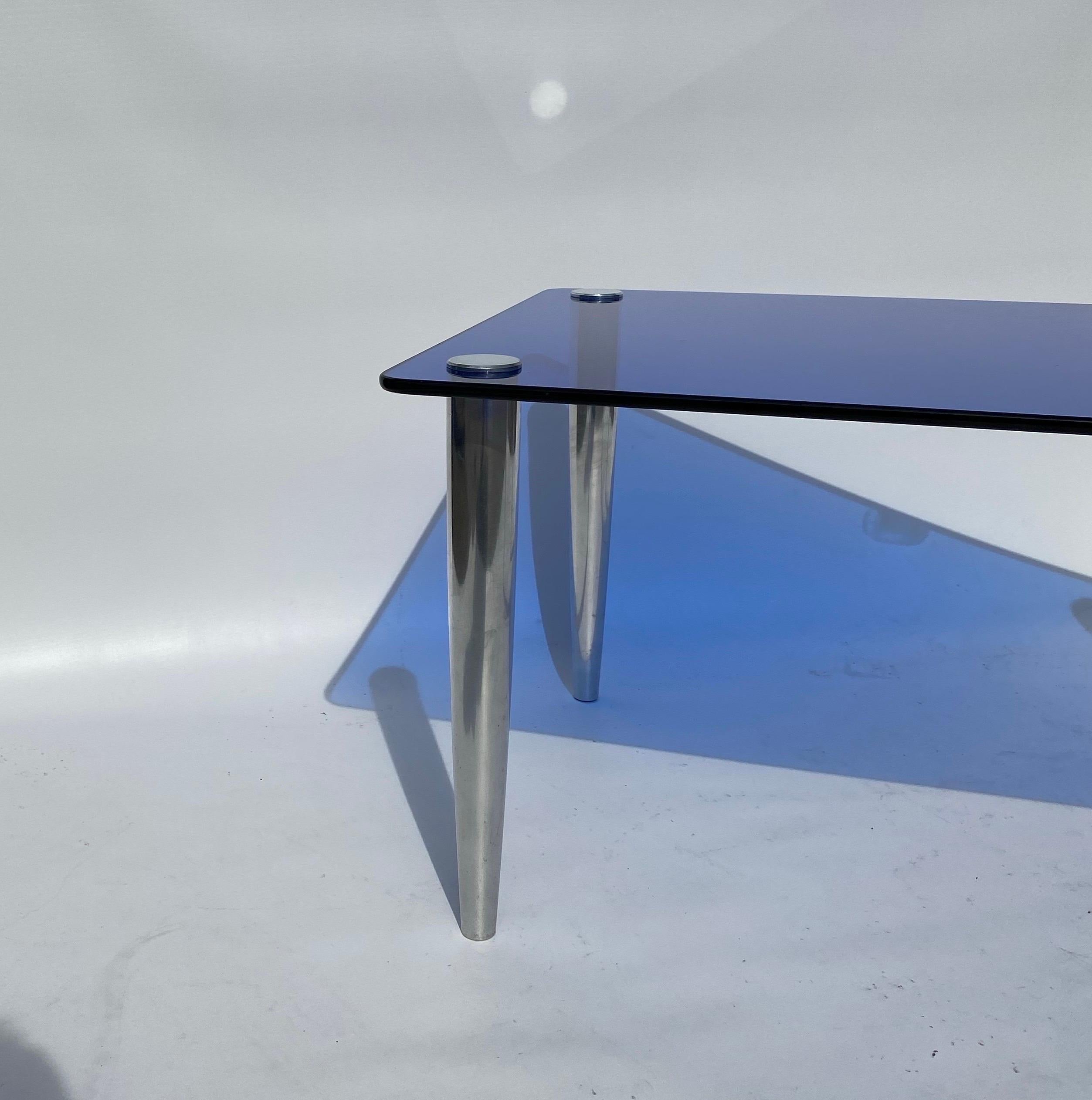 1950s Fontana Arte Blau Glas Rechteckig Couchtisch Stahl Chrom Sofa Italienisch (Metall) im Angebot