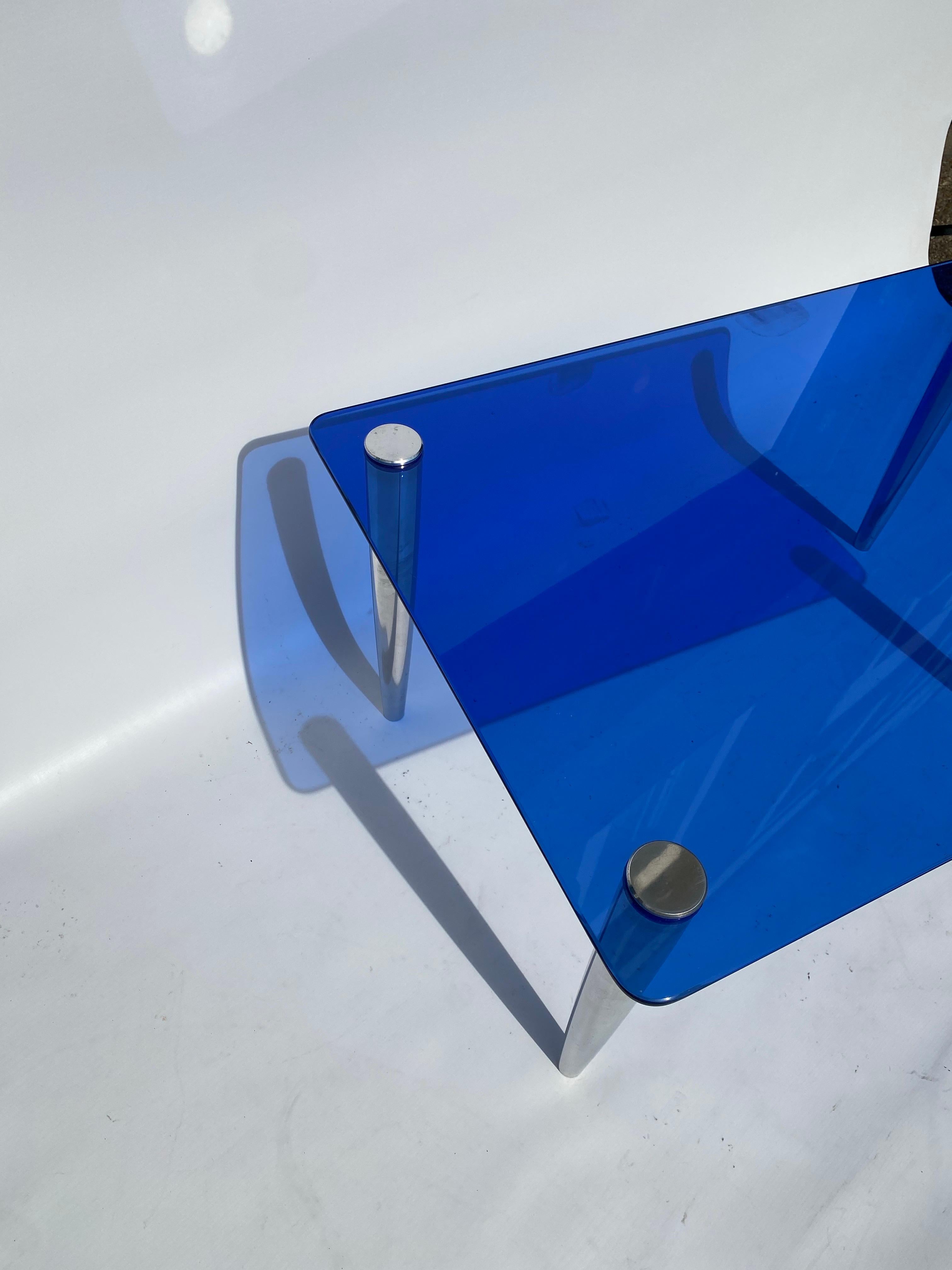 1950s Fontana Arte Blau Glas Rechteckig Couchtisch Stahl Chrom Sofa Italienisch im Angebot 3