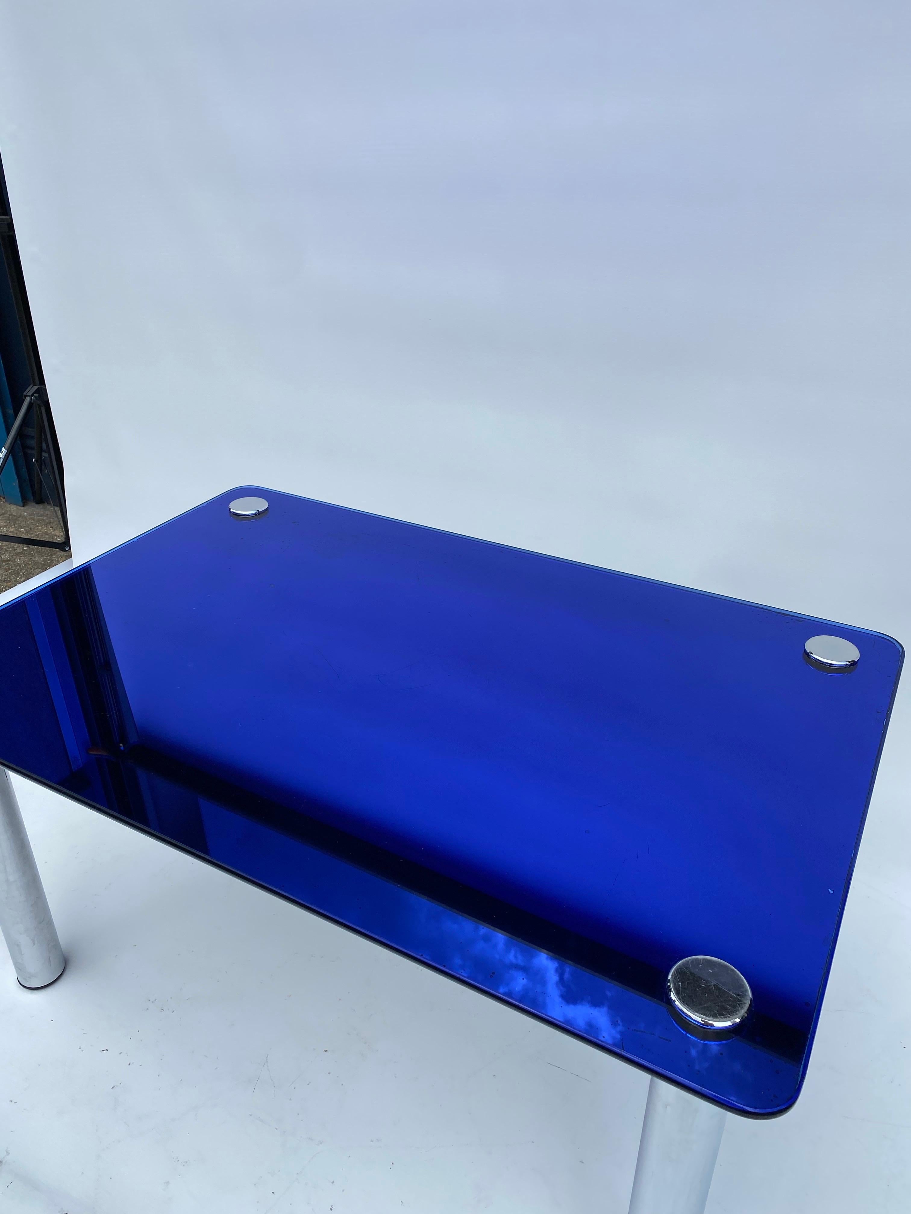 1950 Fontana Arte Specchio blu Tavolino rettangolare Divano cromato Italiano in vendita 4