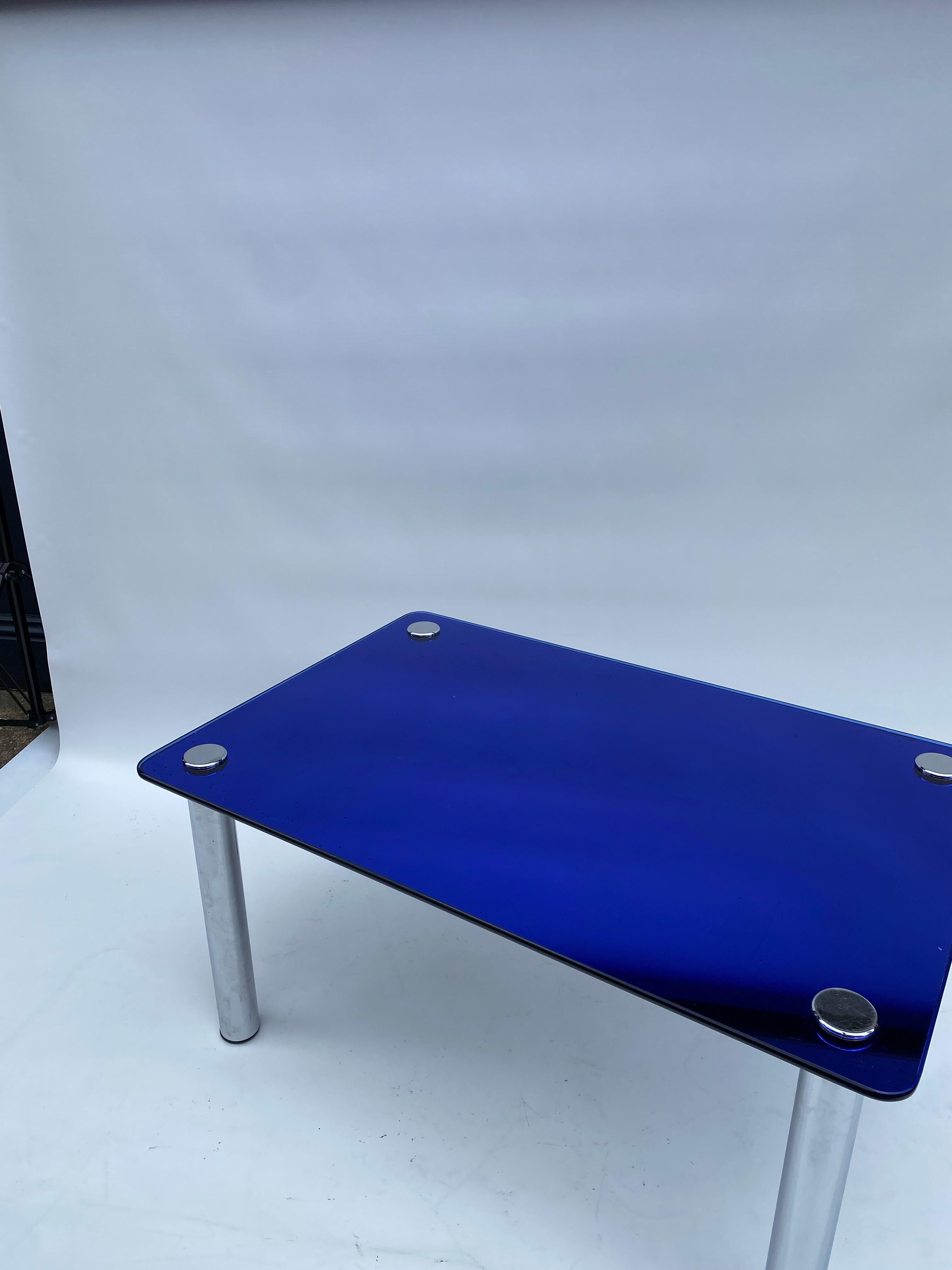 1950 Fontana Arte Specchio blu Tavolino rettangolare Divano cromato Italiano in vendita 5