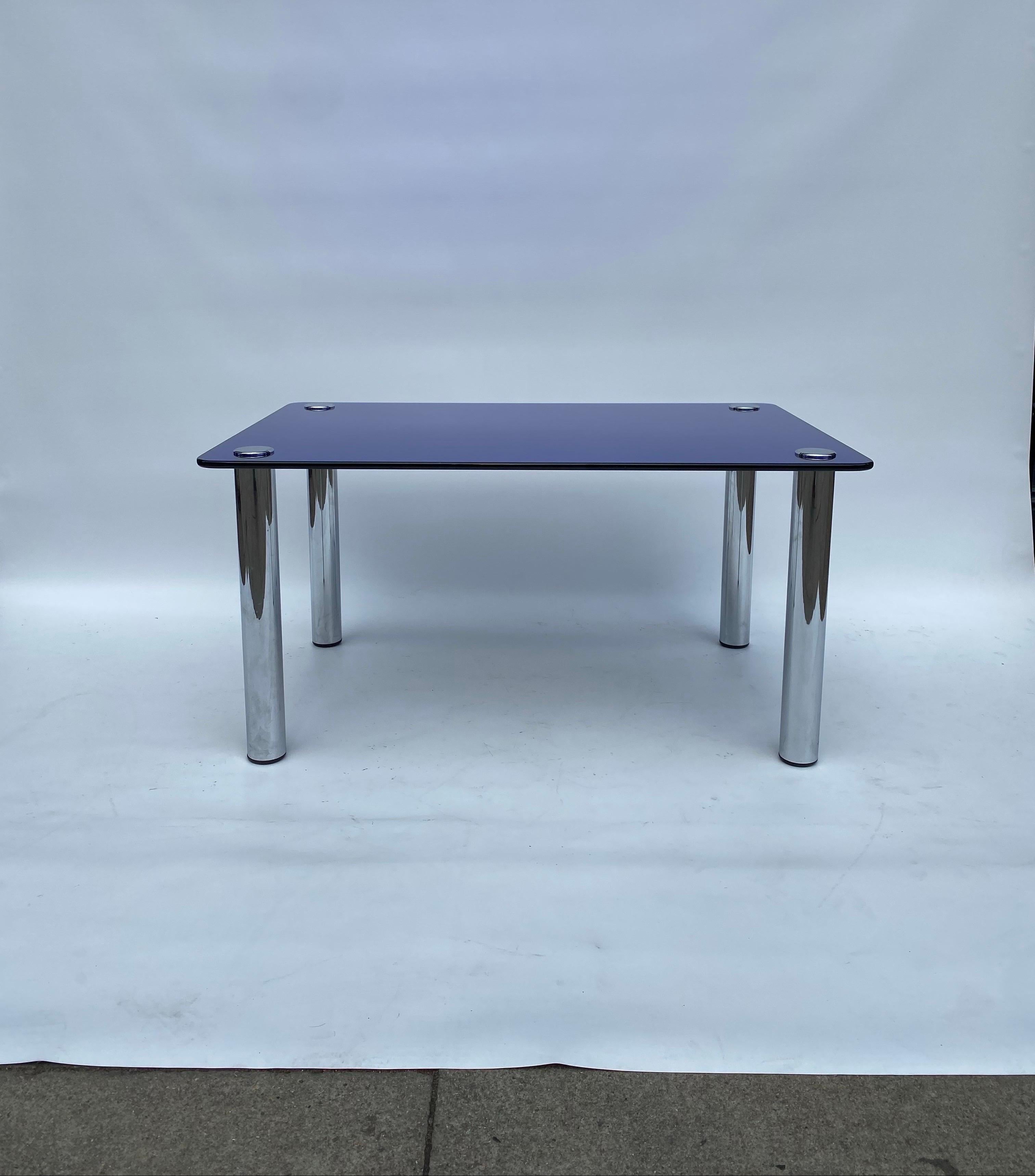 Metallo 1950 Fontana Arte Specchio blu Tavolino rettangolare Divano cromato Italiano in vendita