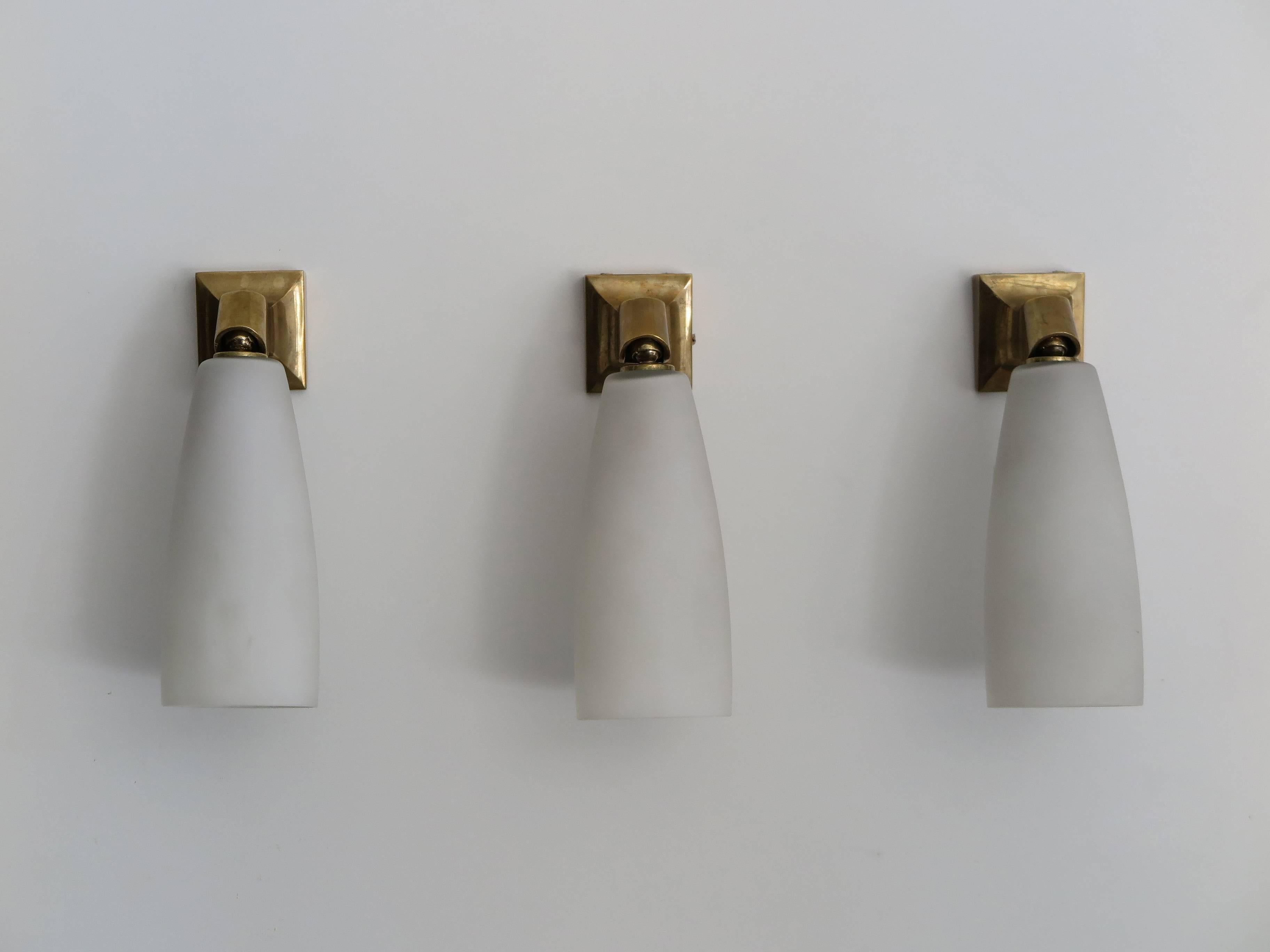 Mid-Century Modern 1950s Fontana Arte Italian Glass and Brass Sconces or Wall Lamps Model 2101