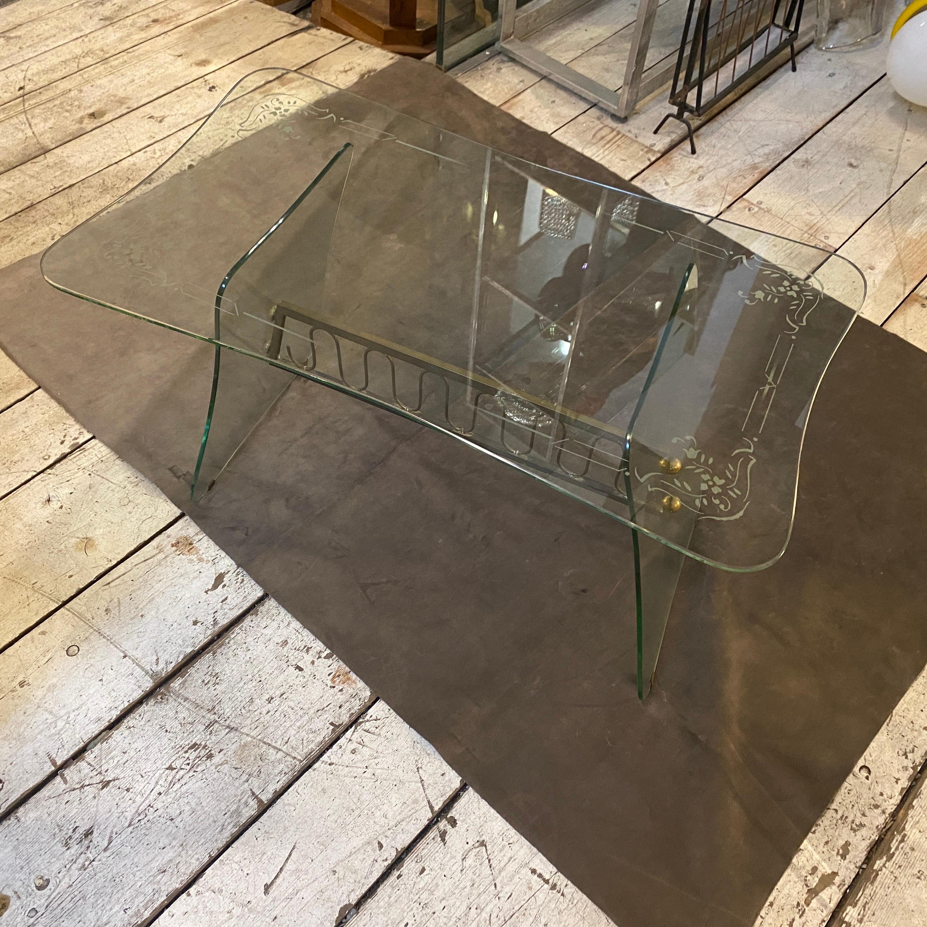 1950s Fontana Arte Style Mid-Century Modern Glass and Brass Italian Coffee Table For Sale 12