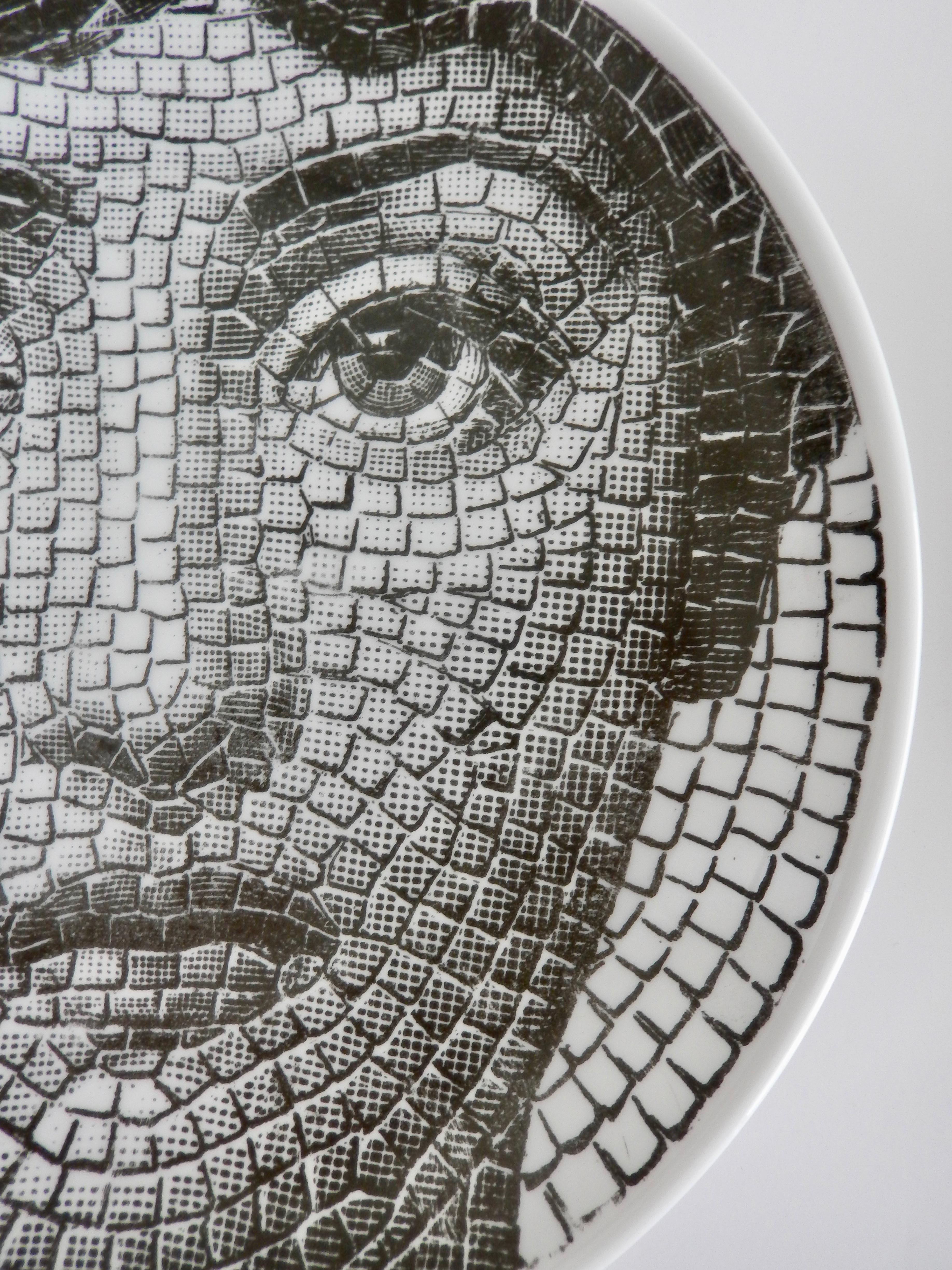Mid-Century Modern 1950s Fornasetti Roman Mosaic Face Plate, Tema e Variazioni N131 For Sale